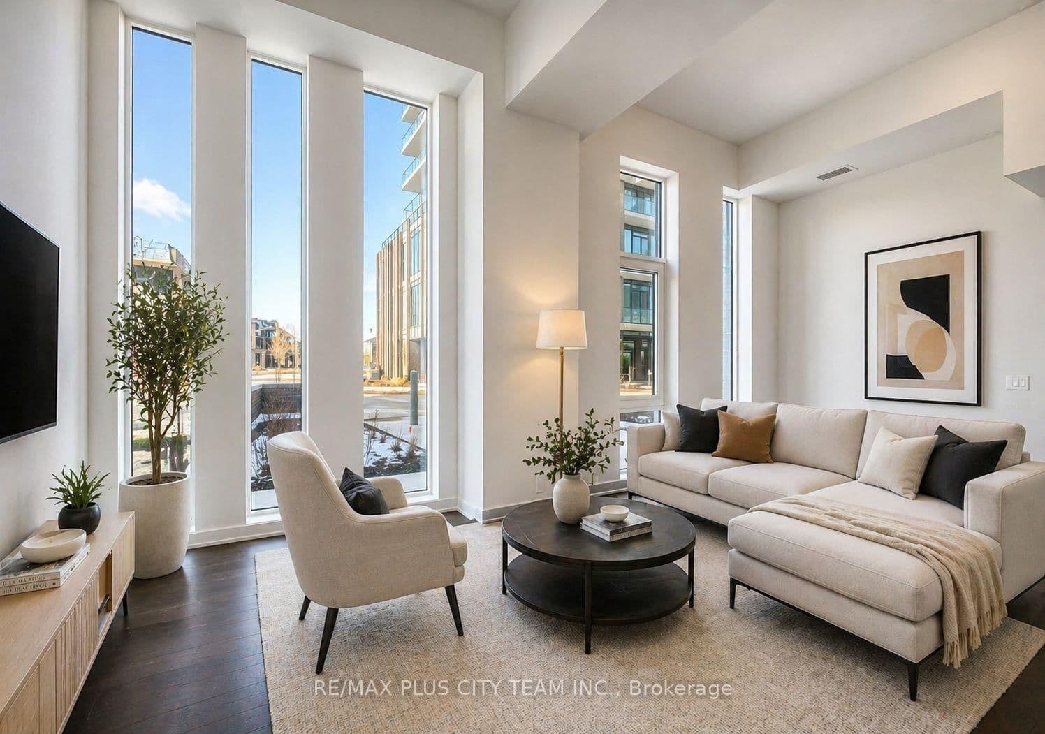 215 Veterans Drive S, Unit 103 thumbnail 3