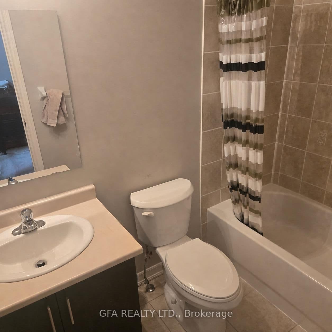 2600 GLENGARRY Road, Unit 9 thumbnail 9