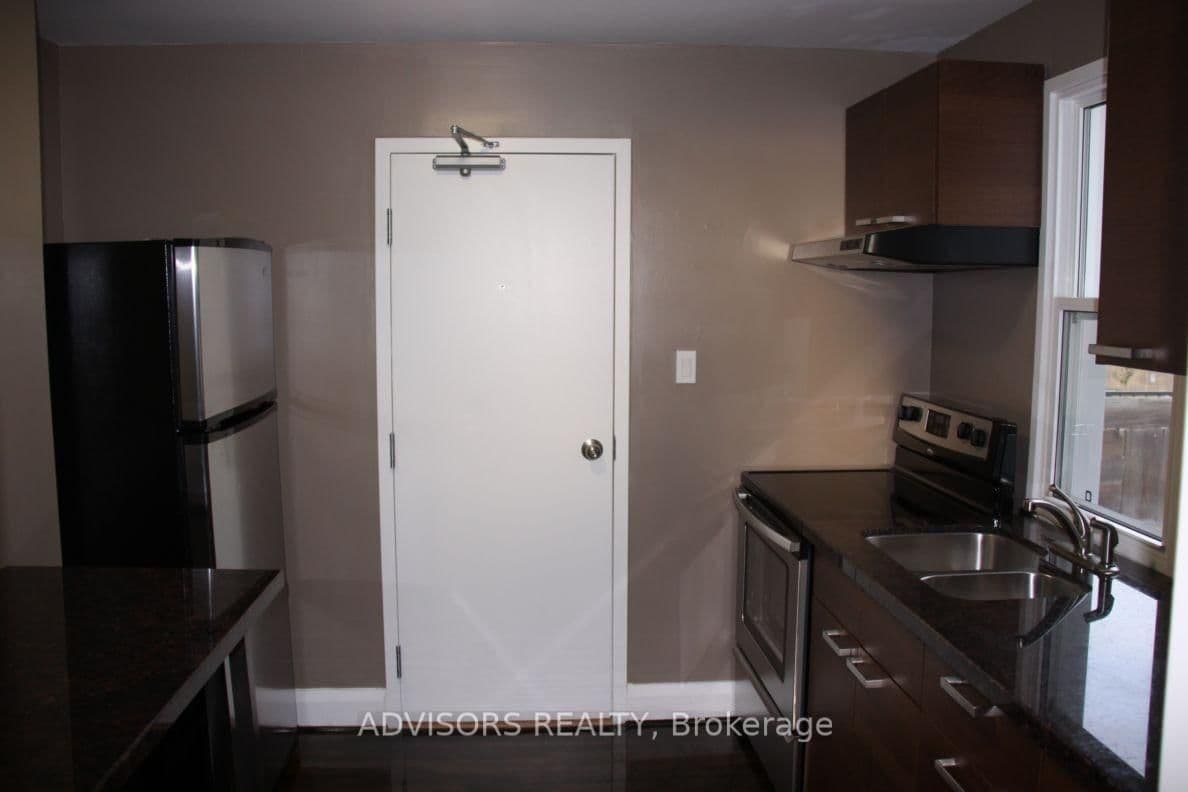 3717 Lakeshore Boulevard W, Unit 5 - Image 1