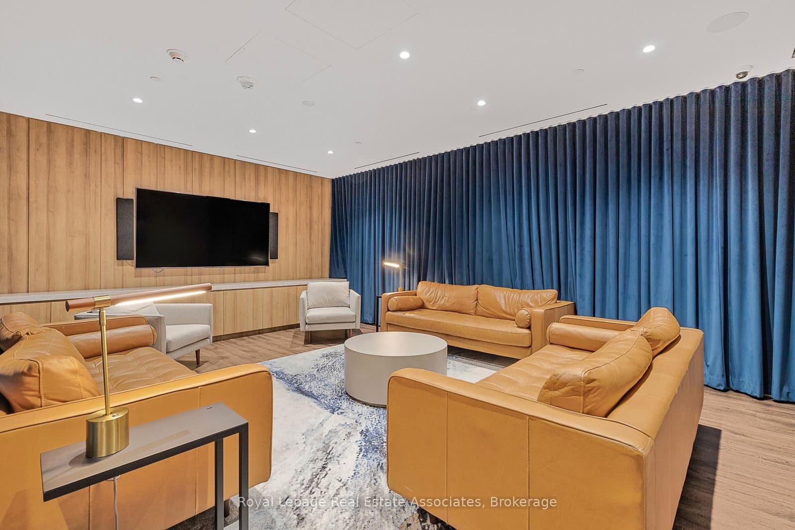 21 Park Street E, Unit 805 thumbnail 22