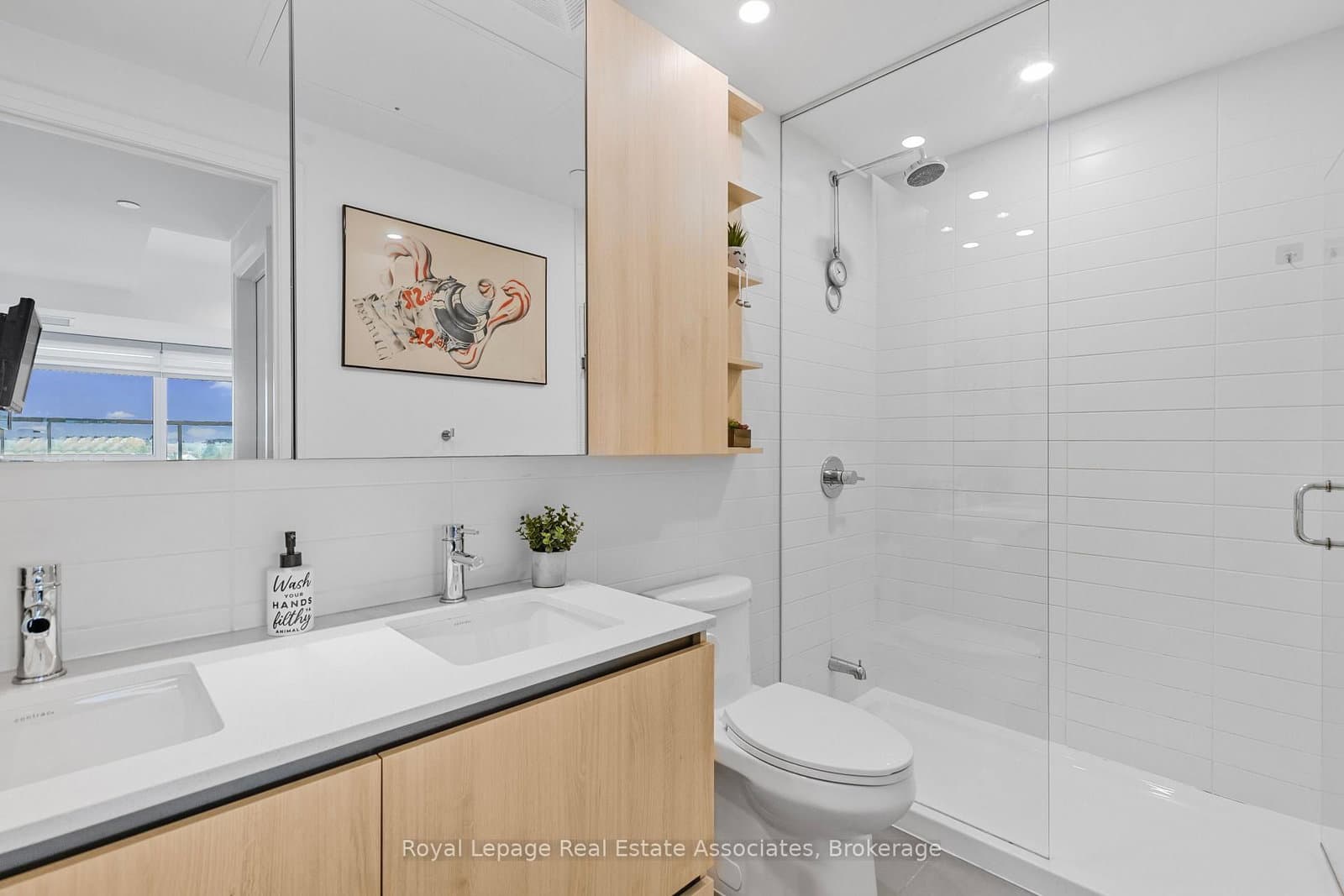21 Park Street E, Unit 805 thumbnail 5