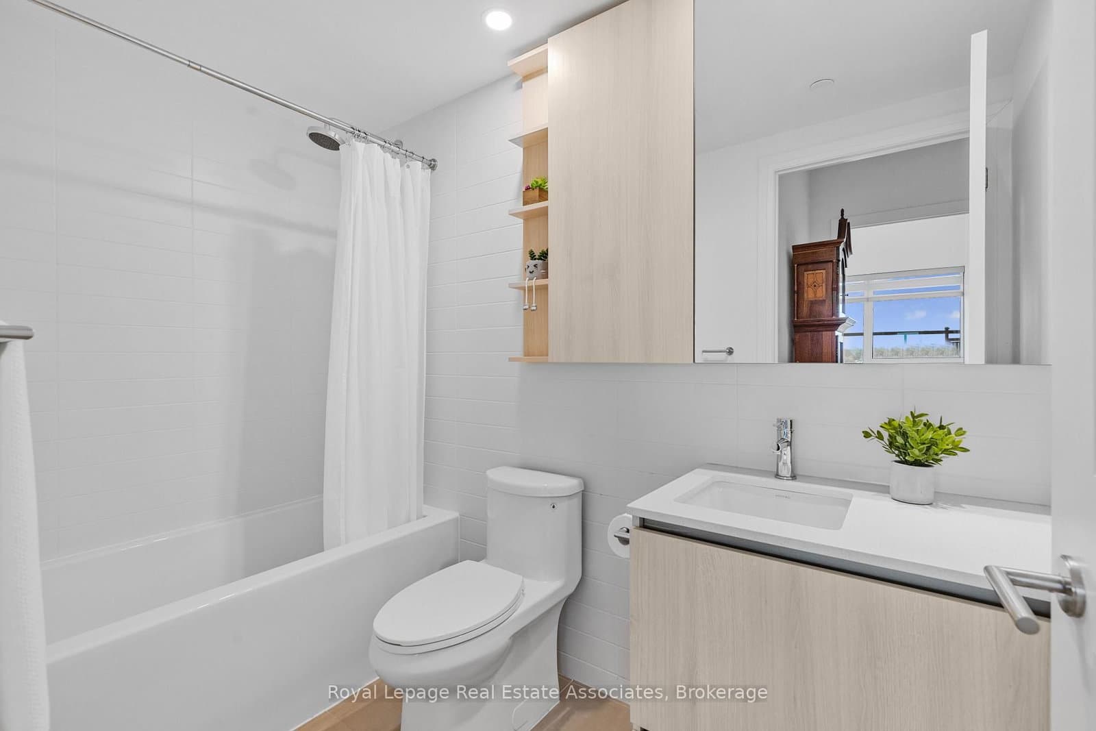 21 Park Street E, Unit 805 thumbnail 7