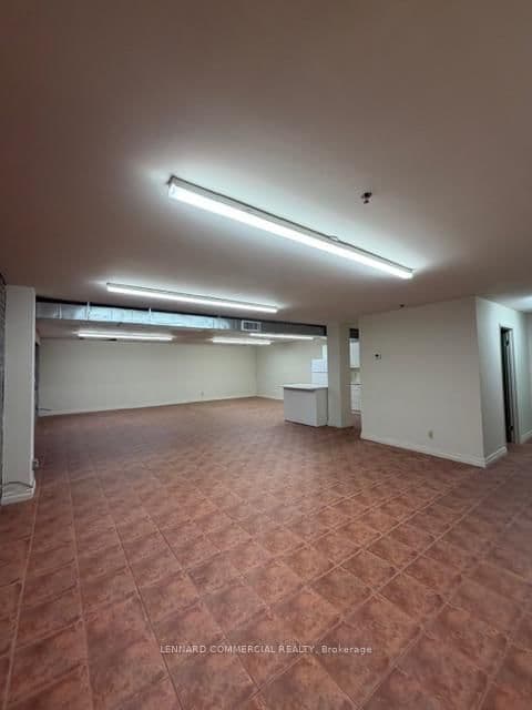 5 Adrian Avenue, Unit 114 thumbnail 4