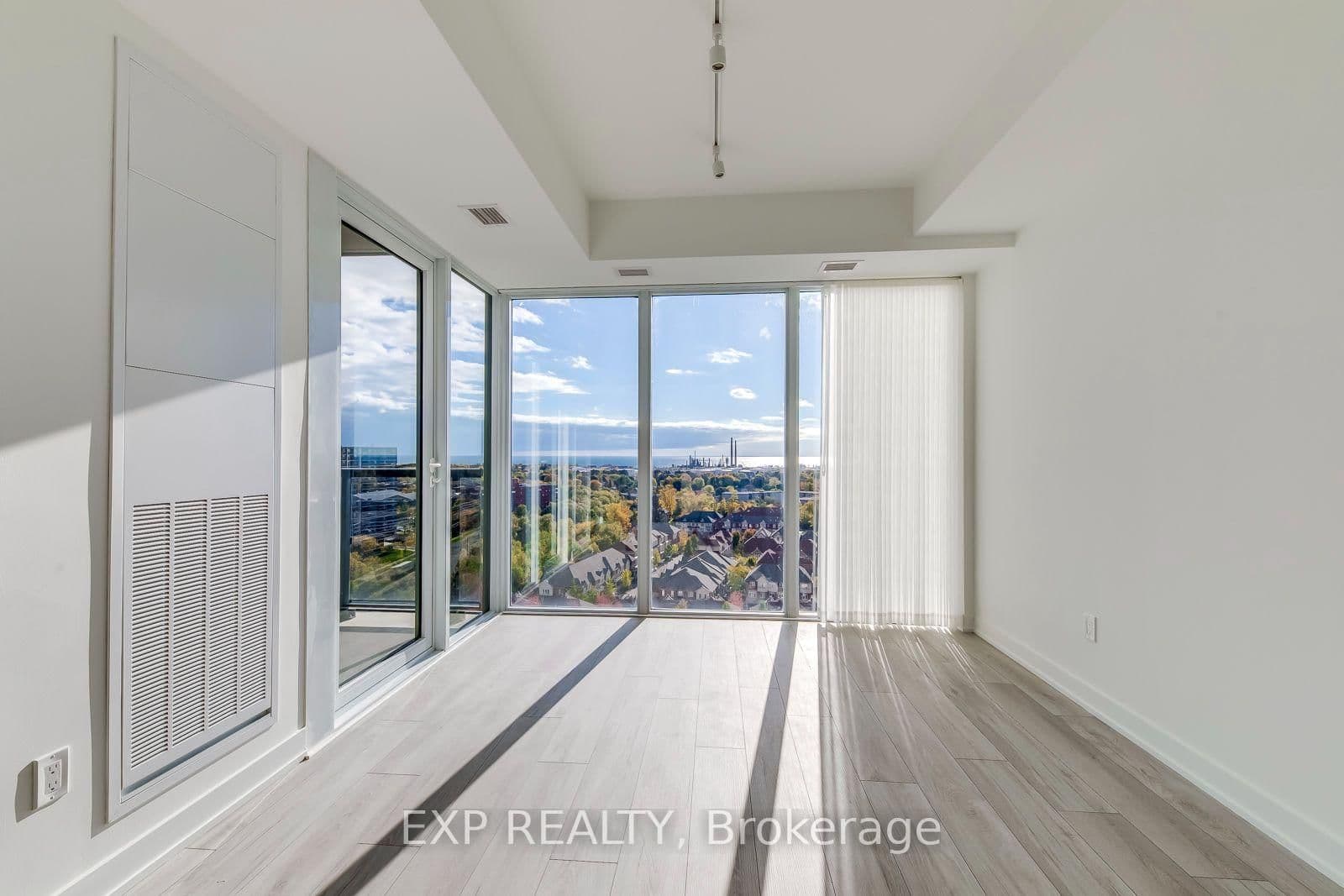 1035 Southdown Road, Unit 1605 thumbnail 12