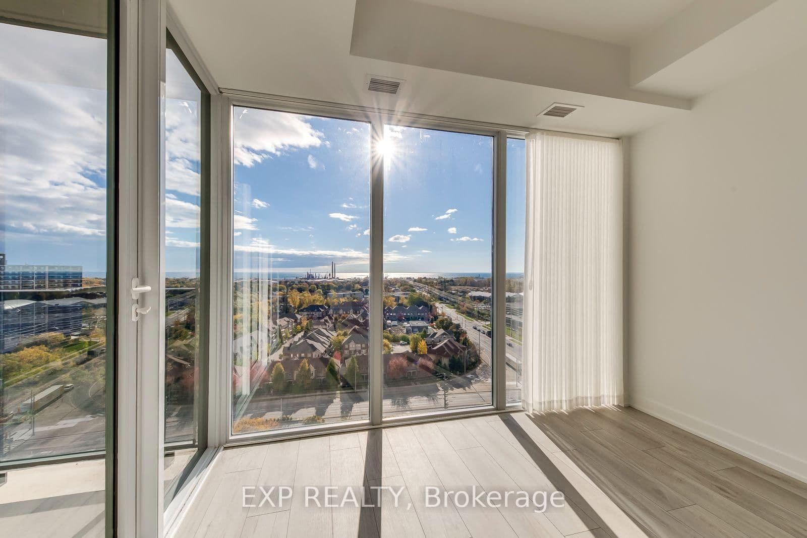 1035 Southdown Road, Unit 1605 thumbnail 14