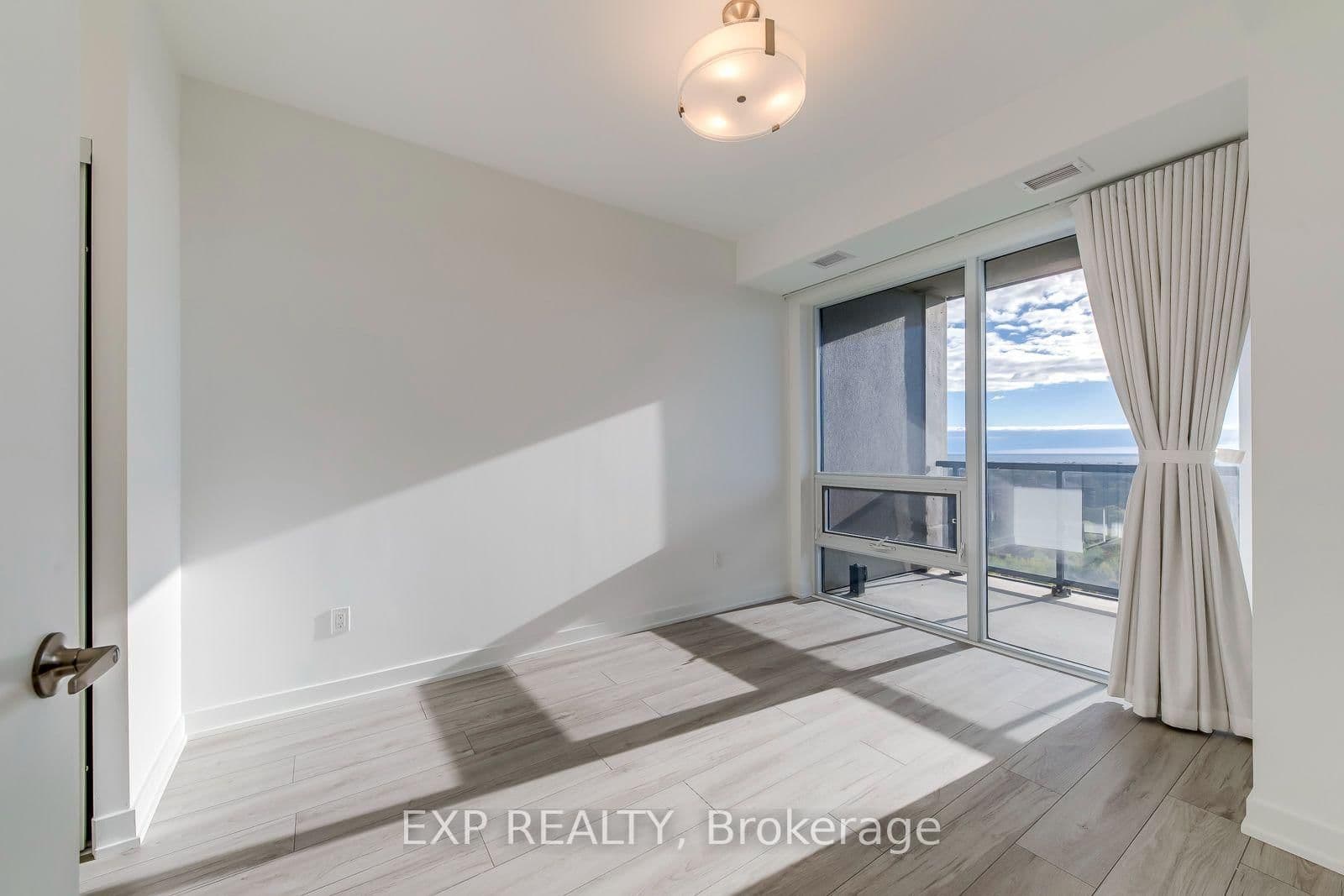 1035 Southdown Road, Unit 1605 thumbnail 18