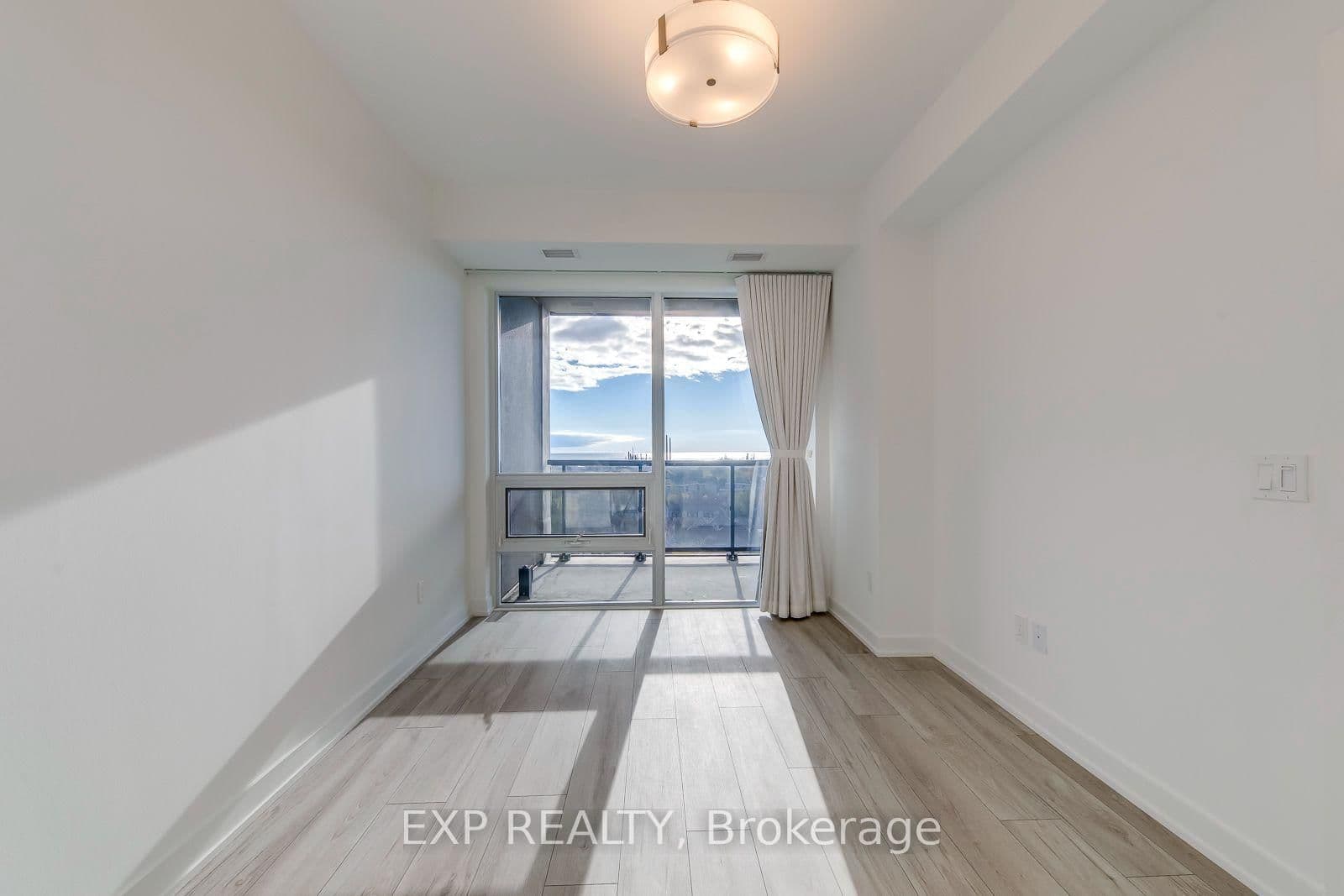 1035 Southdown Road, Unit 1605 thumbnail 19