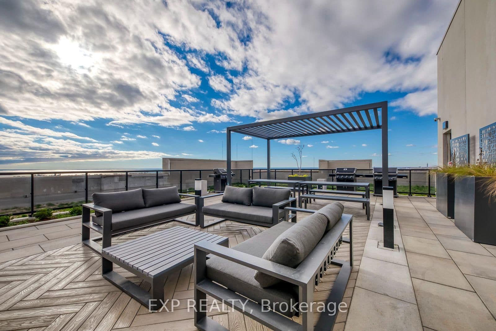 1035 Southdown Road, Unit 1605 thumbnail 30