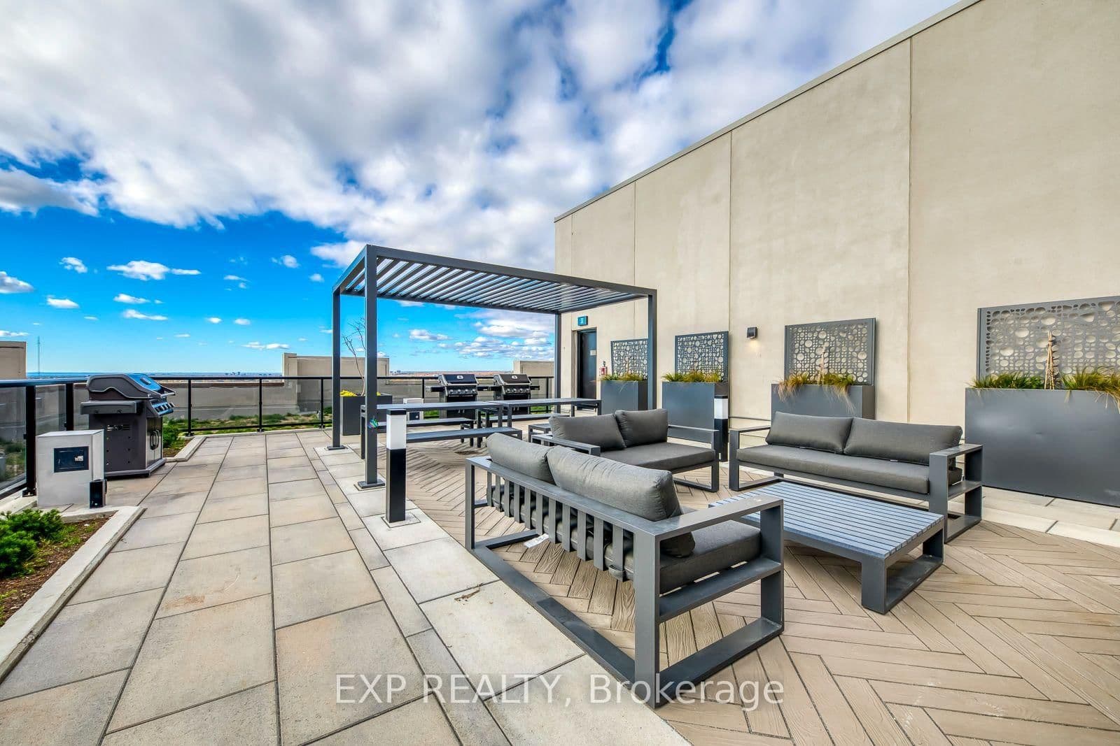 1035 Southdown Road, Unit 1605 thumbnail 31