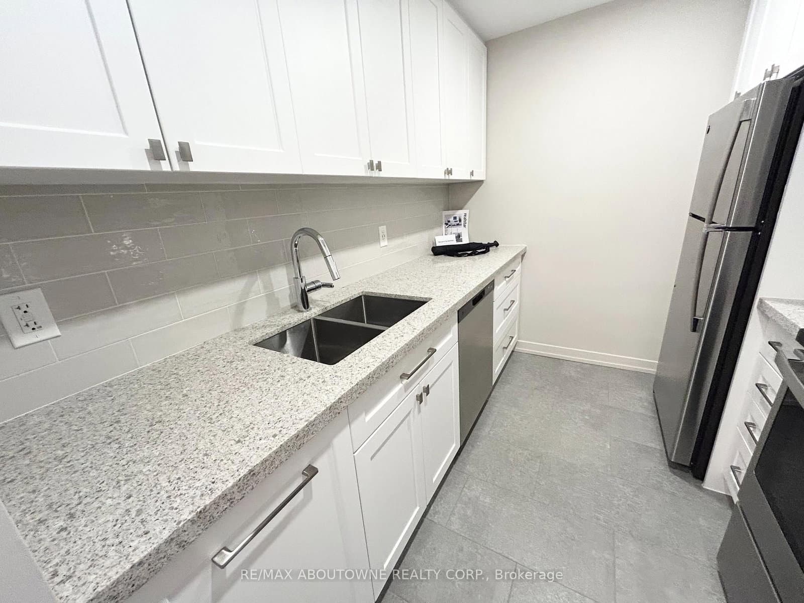 101 Millside Drive, Unit 607 thumbnail 5