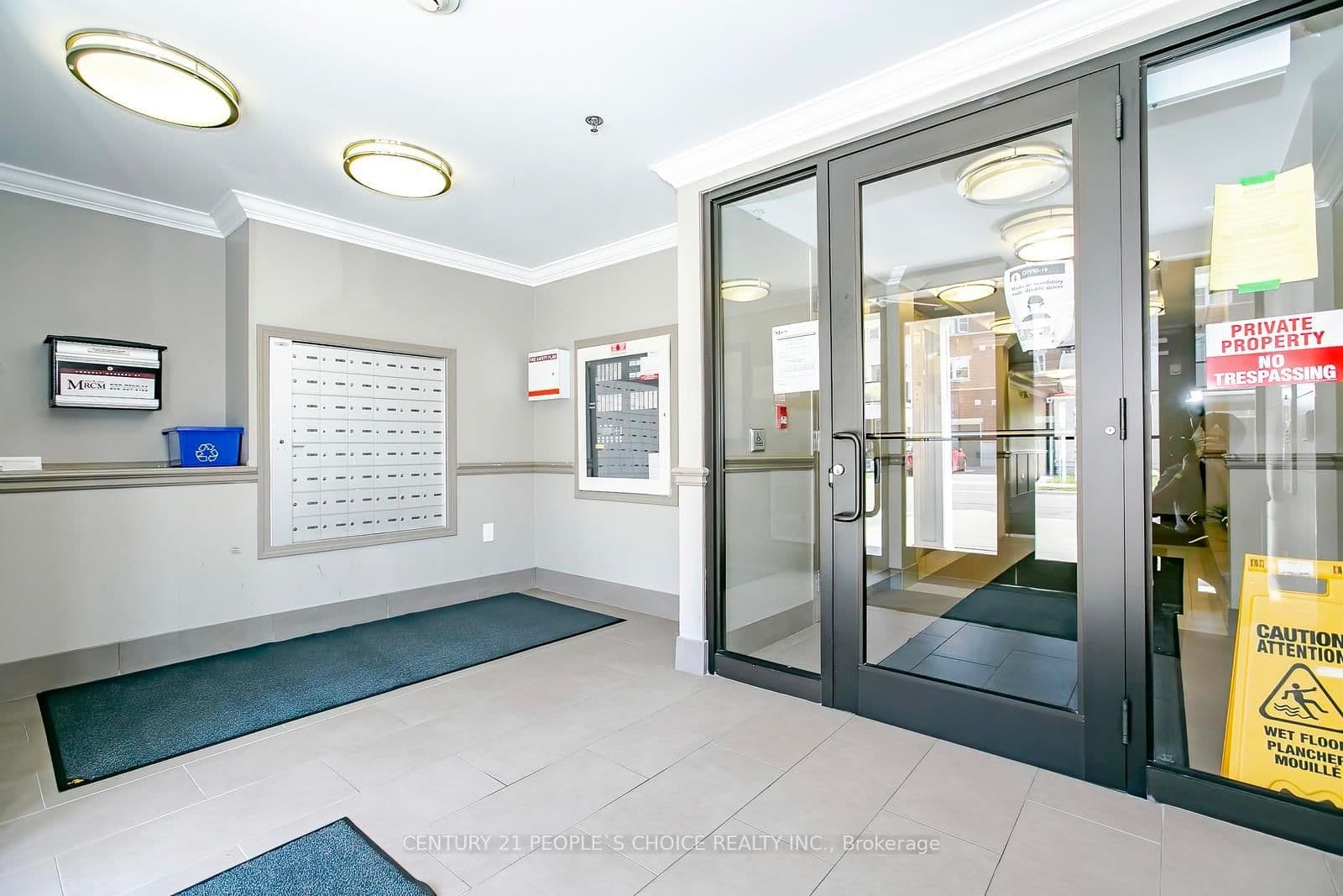 60 Baycliffe Crescent, Unit 402 thumbnail 5