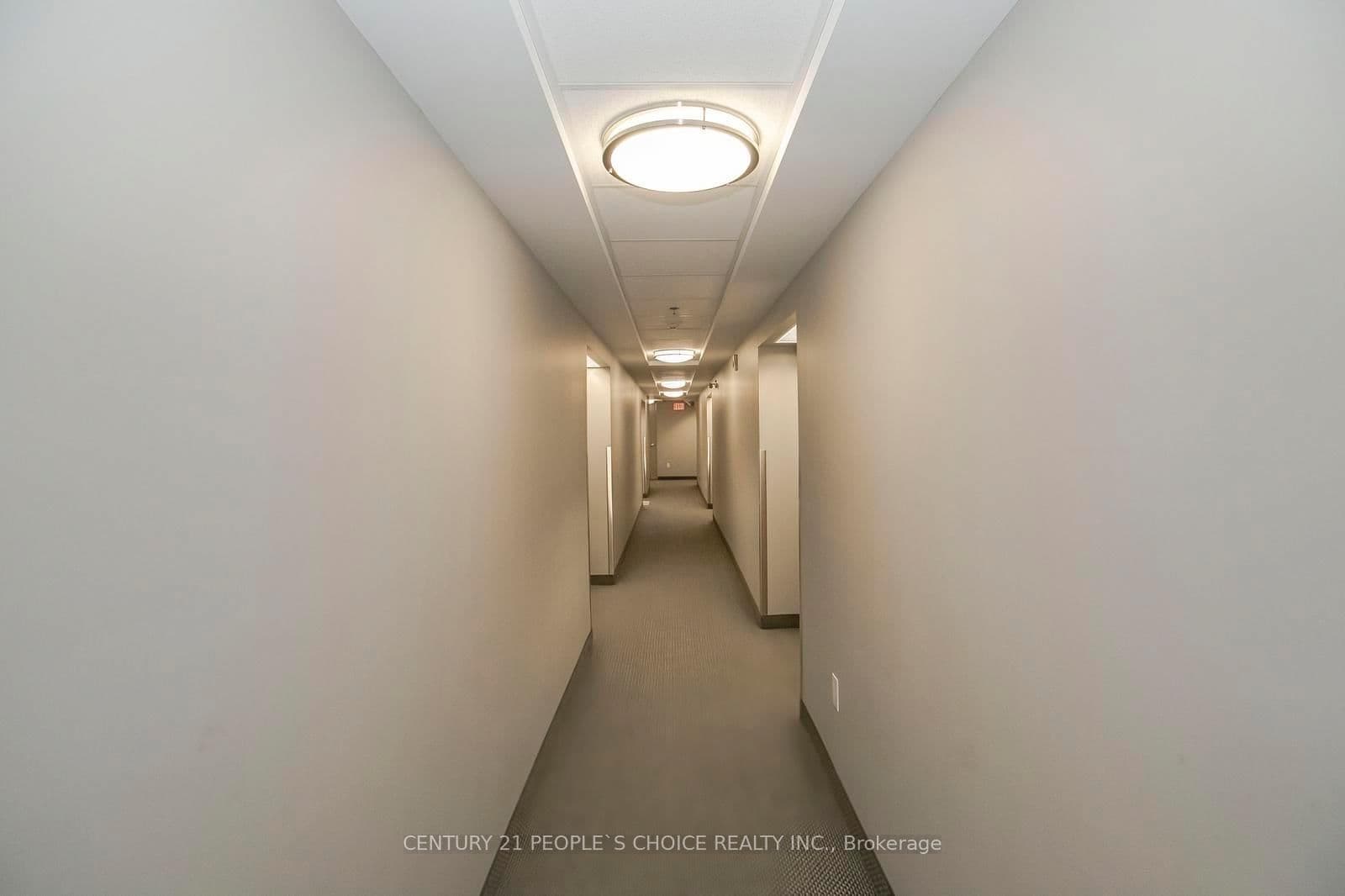 60 Baycliffe Crescent, Unit 402 thumbnail 8