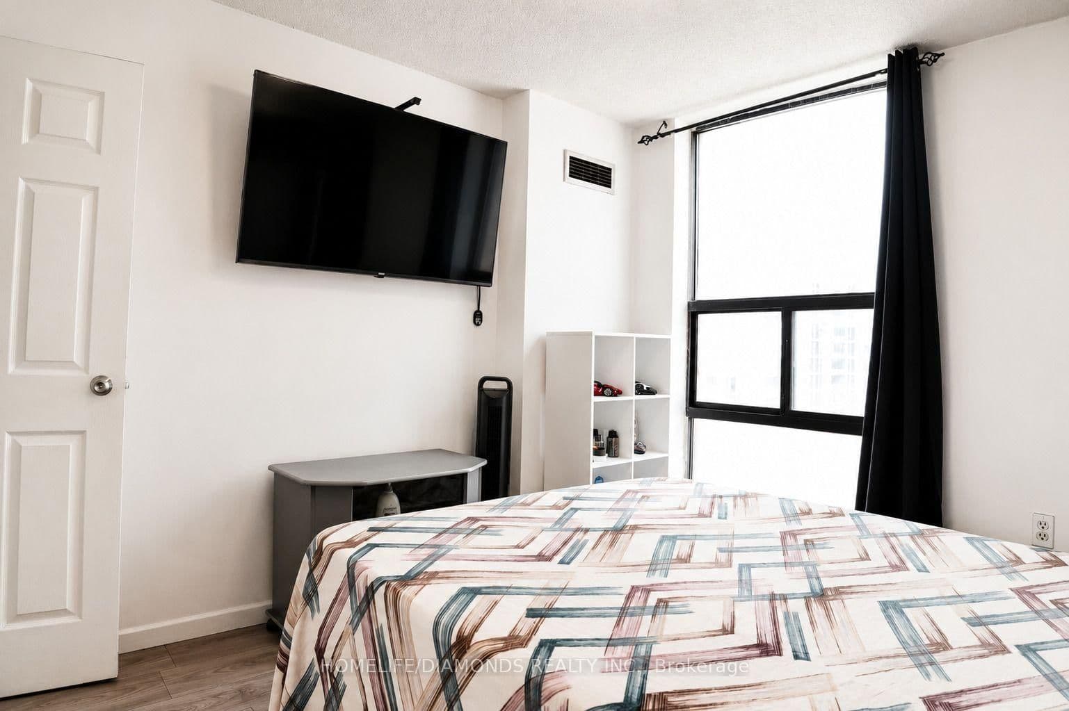18 Knightsbridge Road, Unit 1411 thumbnail 13