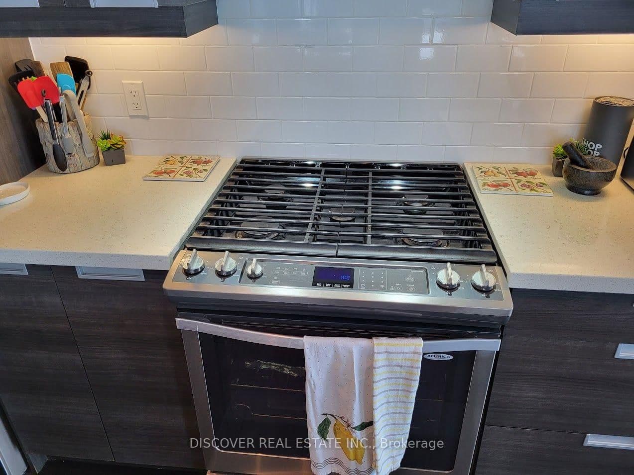 55 Eglinton Avenue W, Unit 2402 thumbnail 21