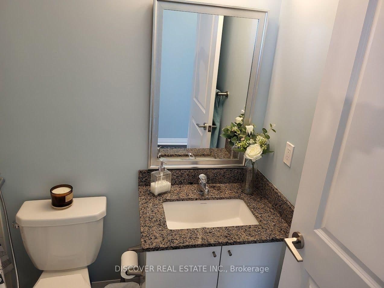 55 Eglinton Avenue W, Unit 2402 thumbnail 4