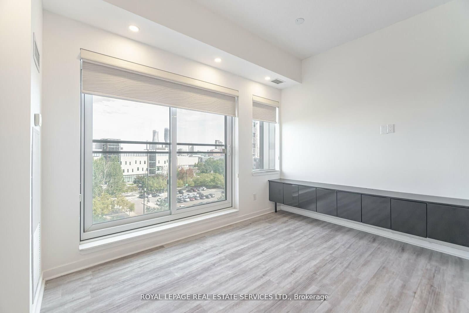 360 Square One Drive, Unit 602 thumbnail 15