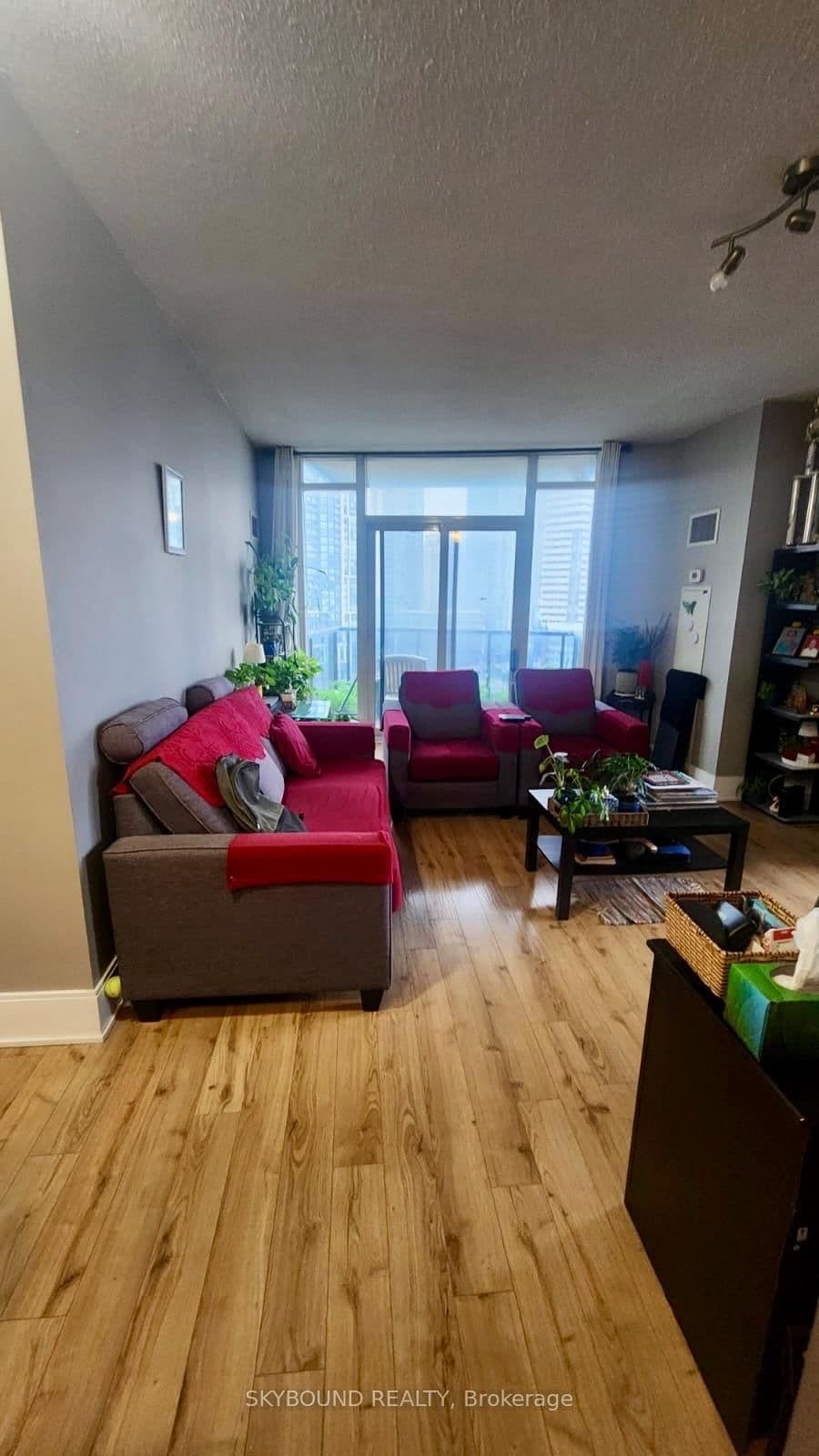 330 Burnhamthorpe Road W, Unit 1404 thumbnail 7