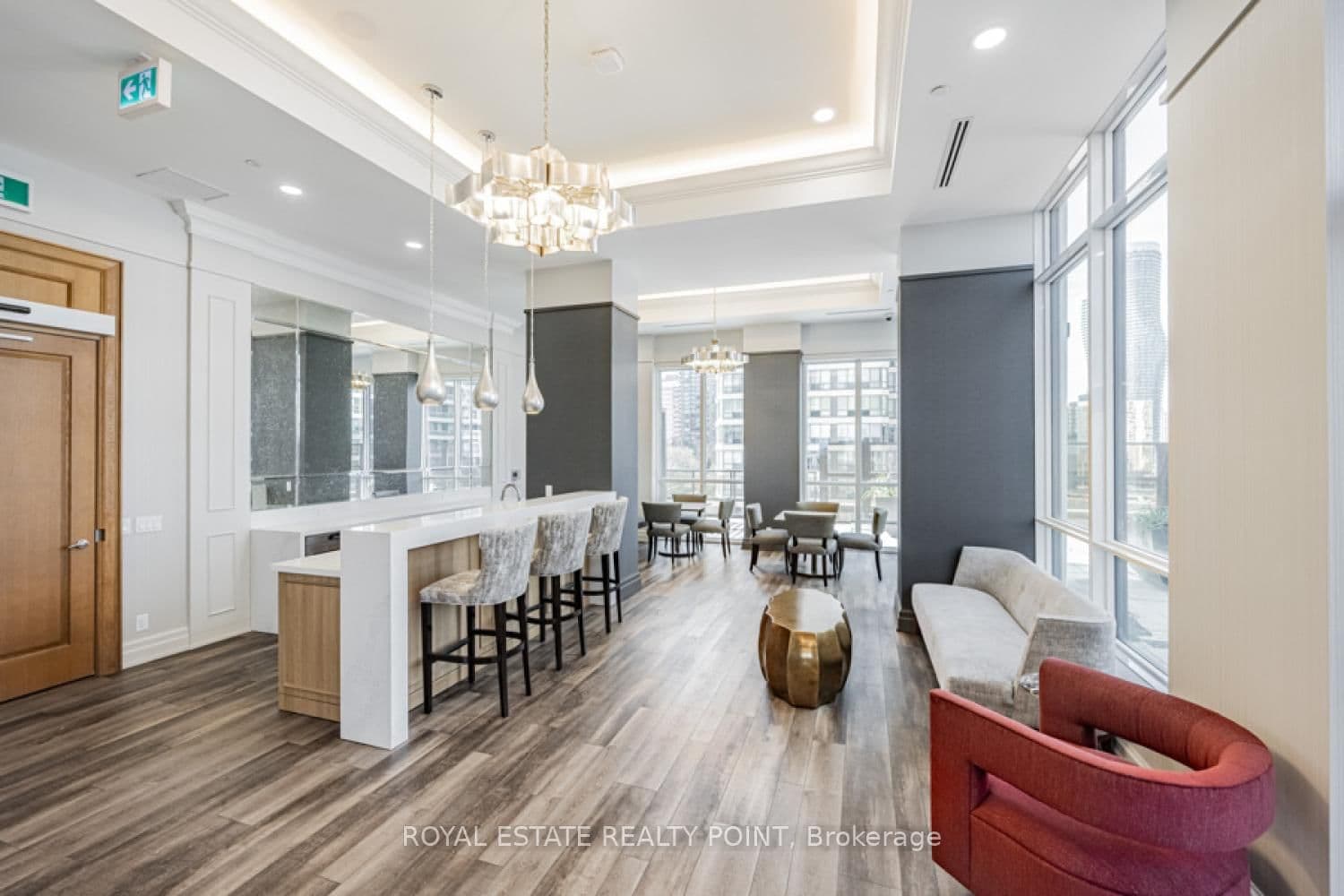 36 Elm Drive W, Unit PH-02 thumbnail 32