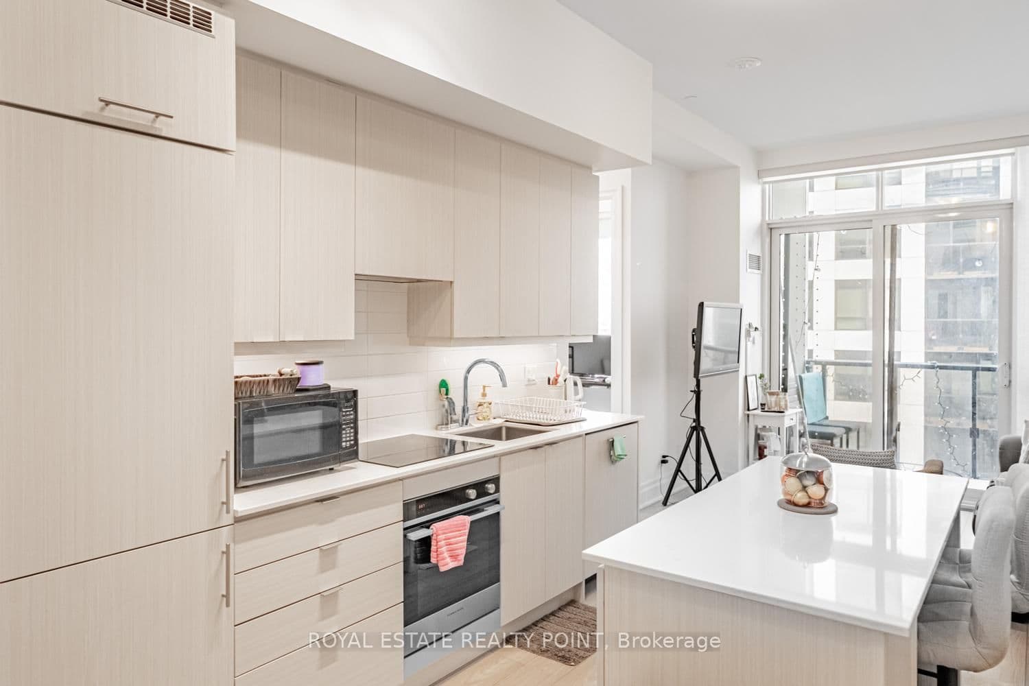 36 Elm Drive W, Unit PH-02 thumbnail 6
