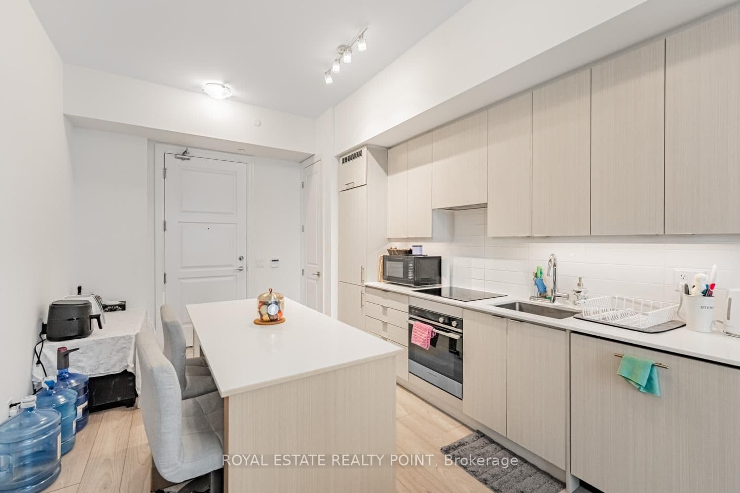36 Elm Drive W, Unit PH-02 thumbnail 9