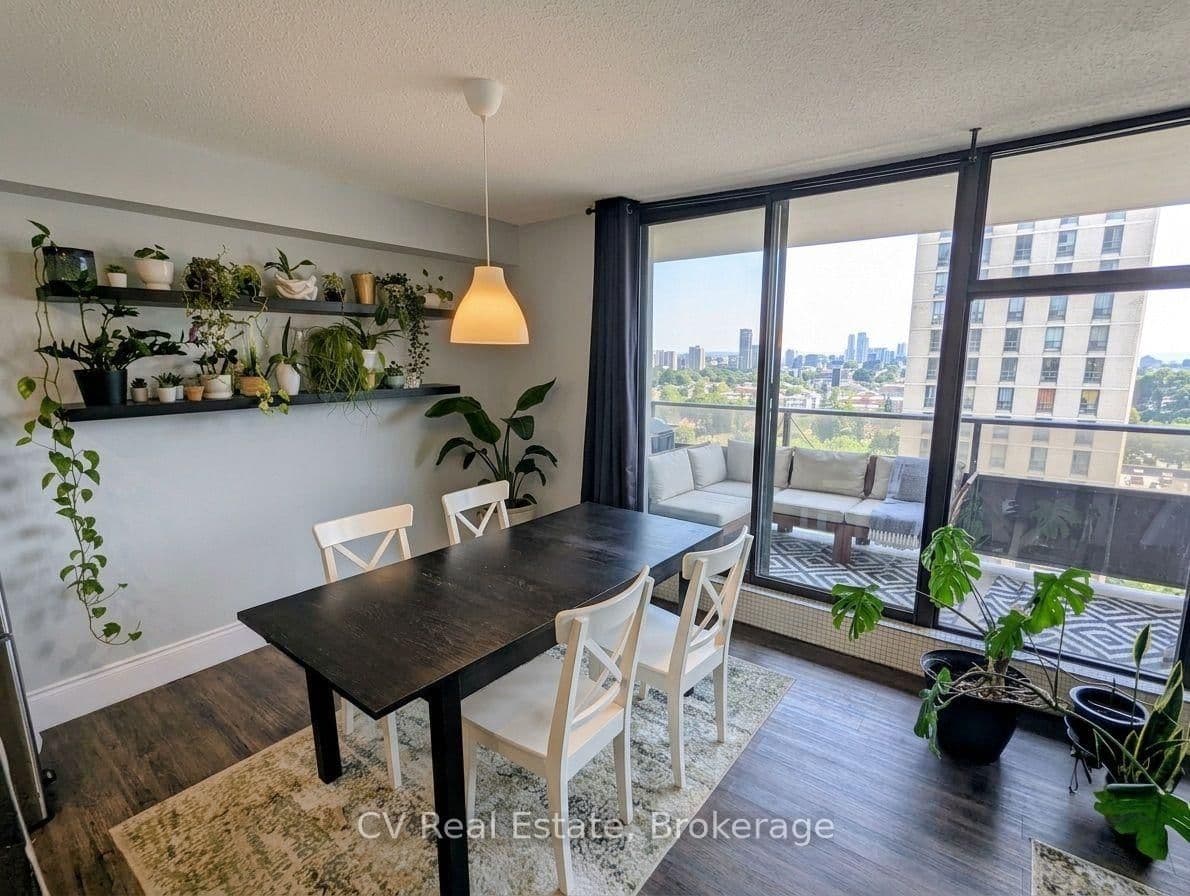 135 Marlee Avenue, Unit 1204 thumbnail 3