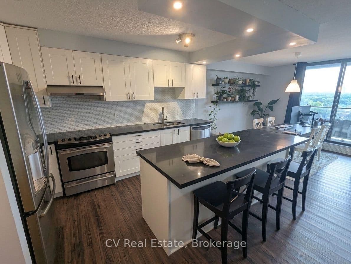 135 Marlee Avenue, Unit 1204 thumbnail 4