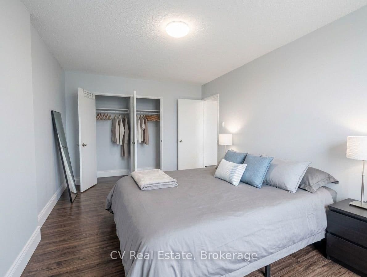 135 Marlee Avenue, Unit 1204 thumbnail 6