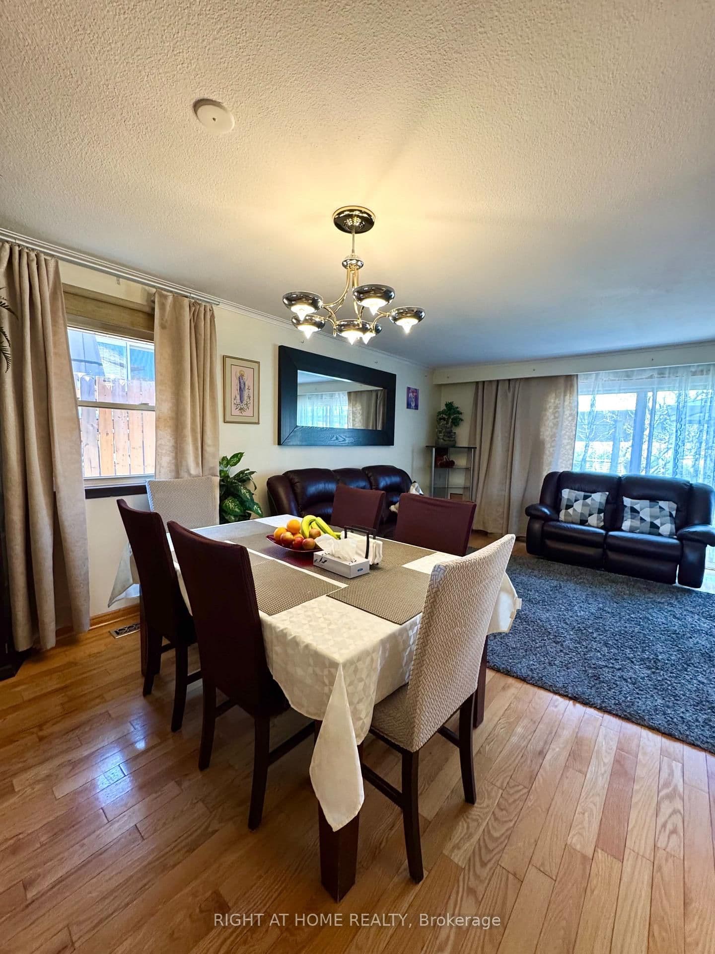 258 La Rose Avenue thumbnail 11