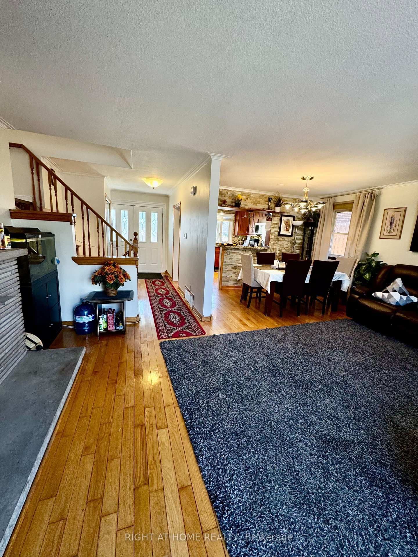 258 La Rose Avenue thumbnail 12