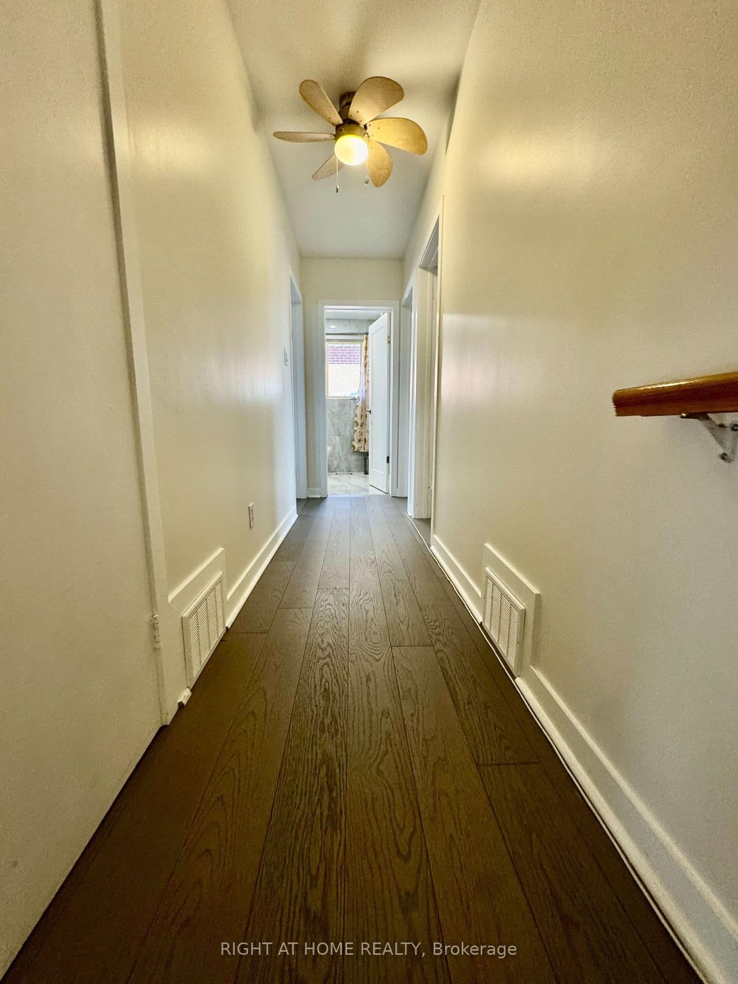 258 La Rose Avenue thumbnail 13