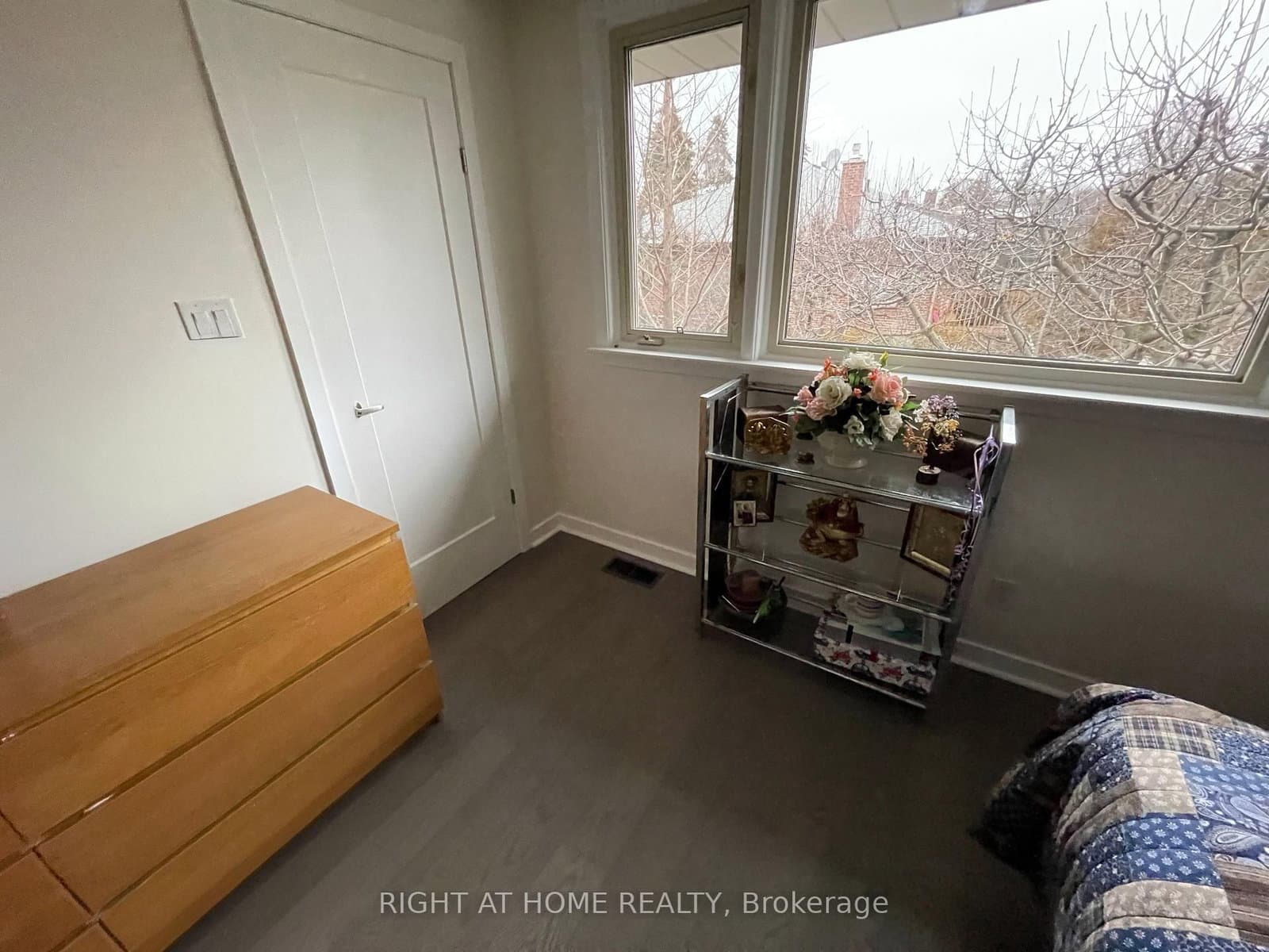 258 La Rose Avenue thumbnail 15