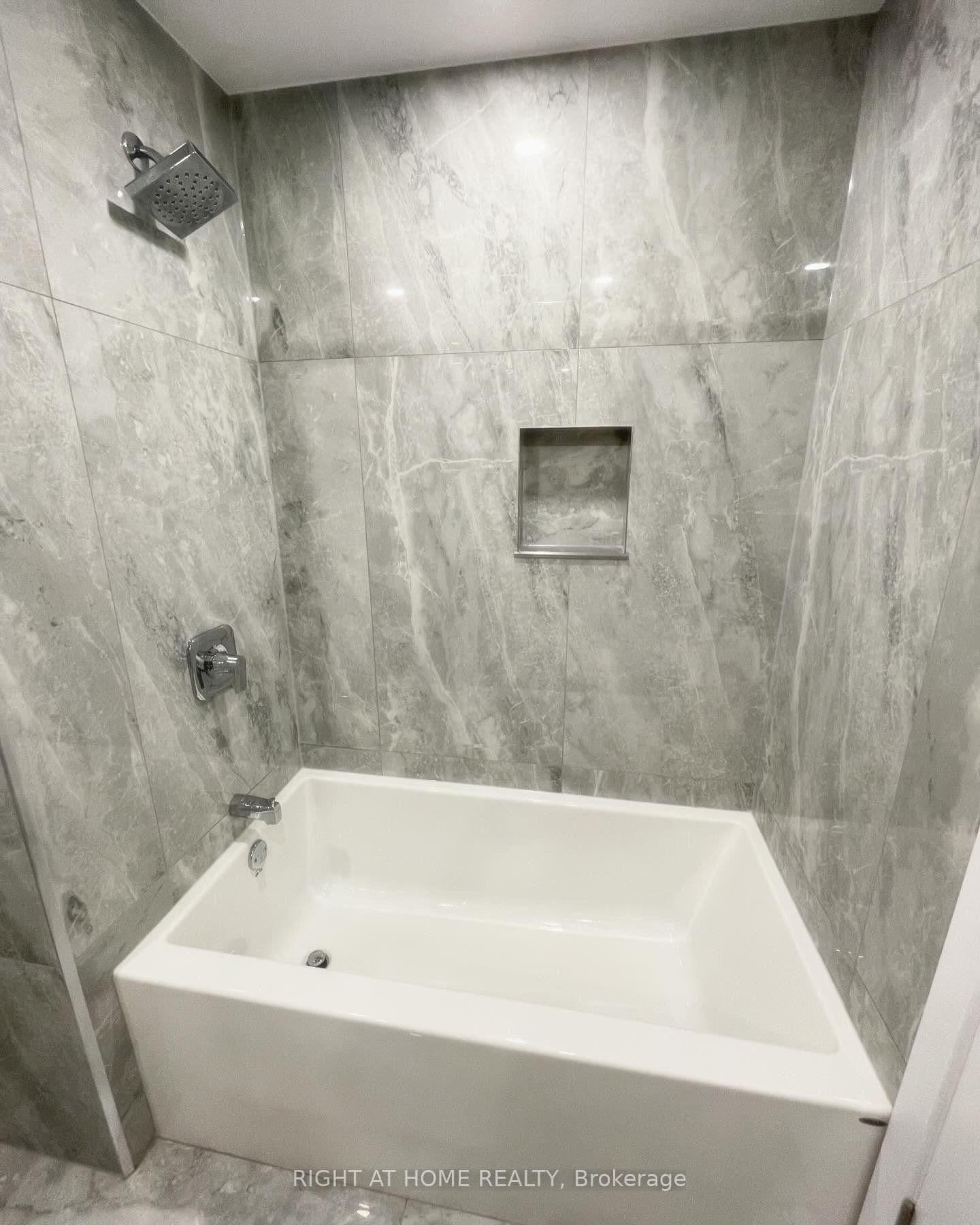 258 La Rose Avenue thumbnail 24