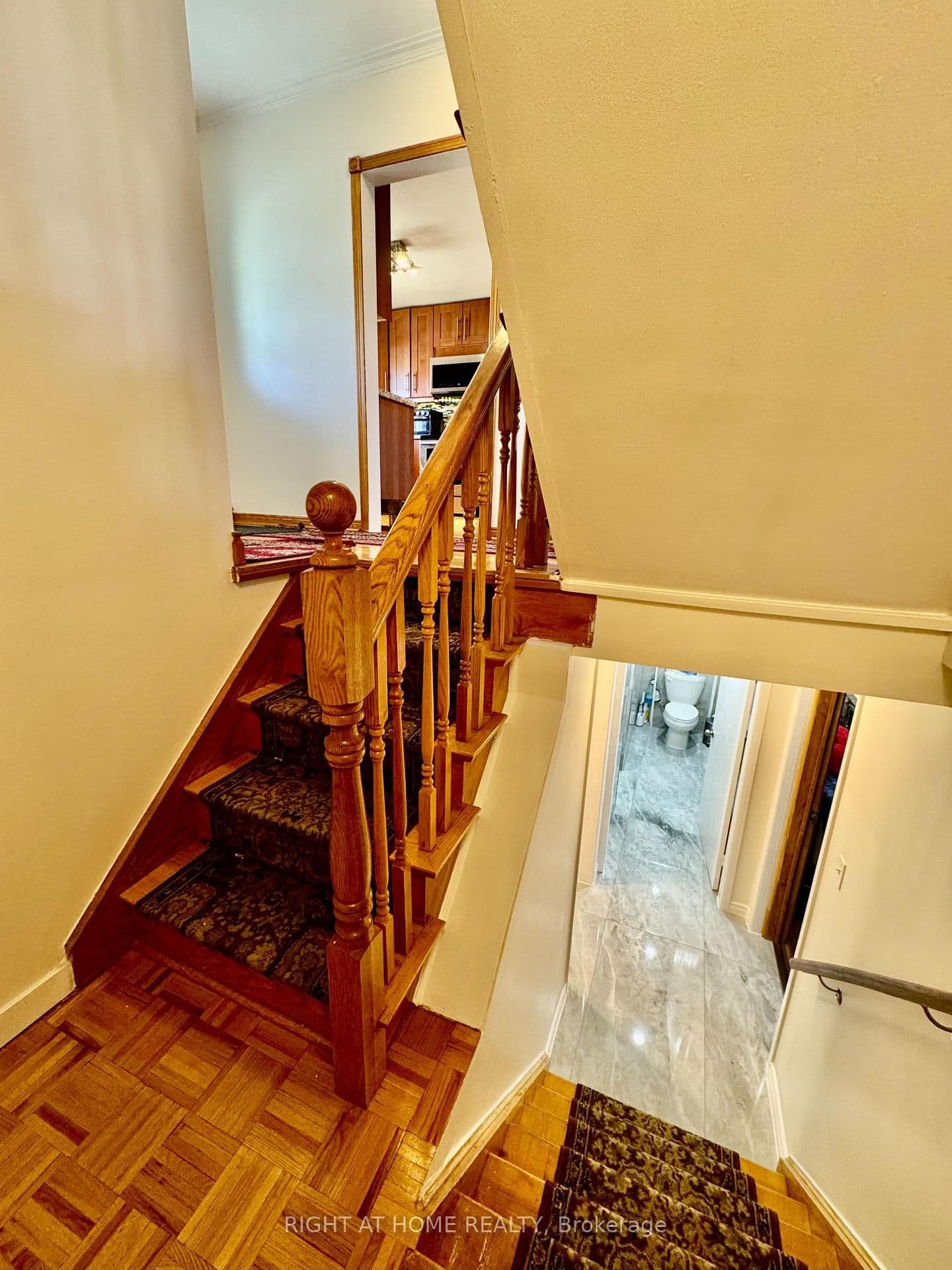 258 La Rose Avenue thumbnail 26