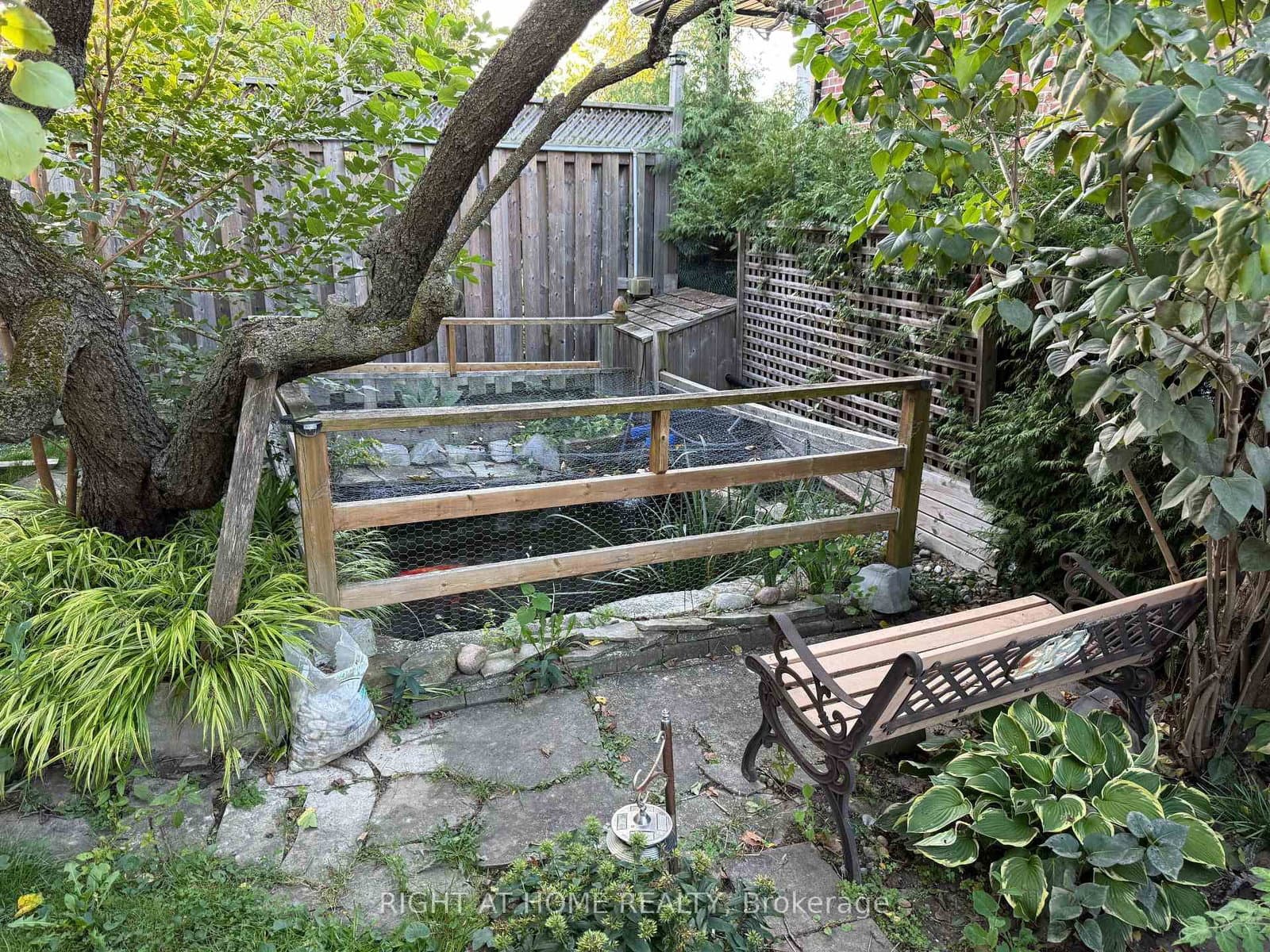 258 La Rose Avenue thumbnail 5