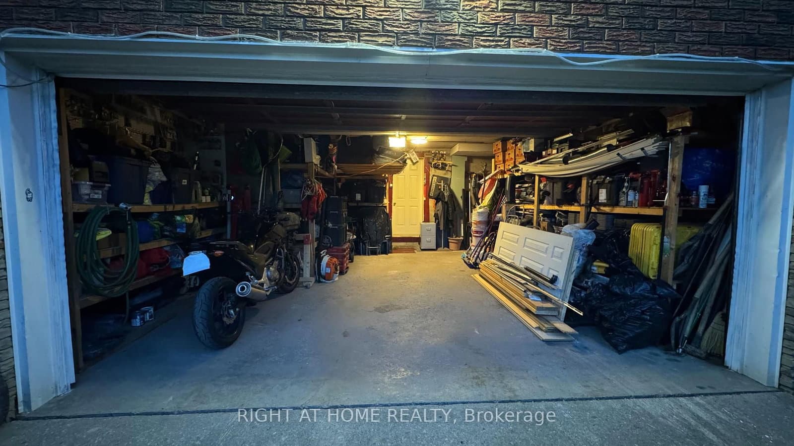 258 La Rose Avenue thumbnail 8