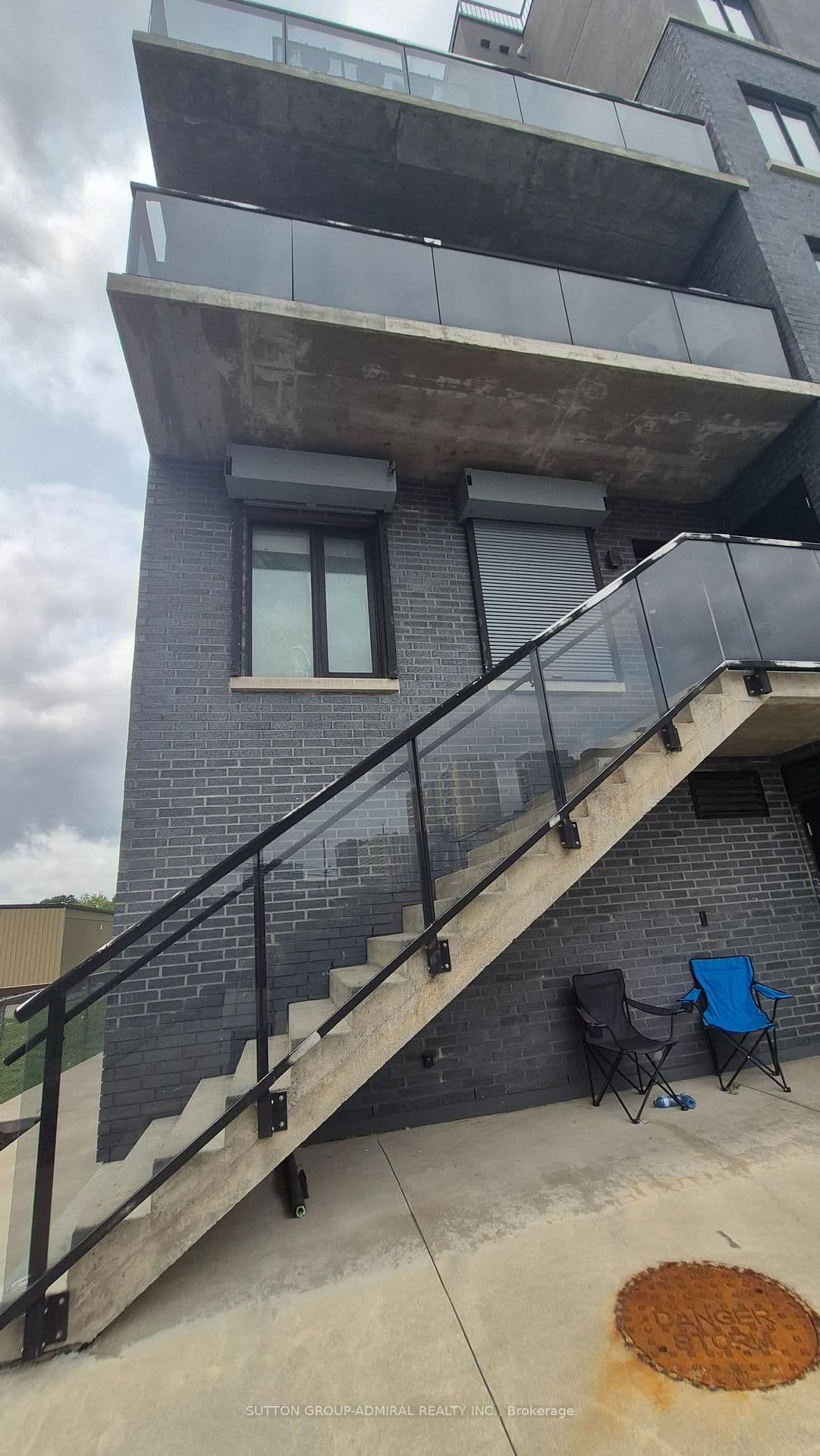 293 Viewmount Avenue, Unit 202 thumbnail 2