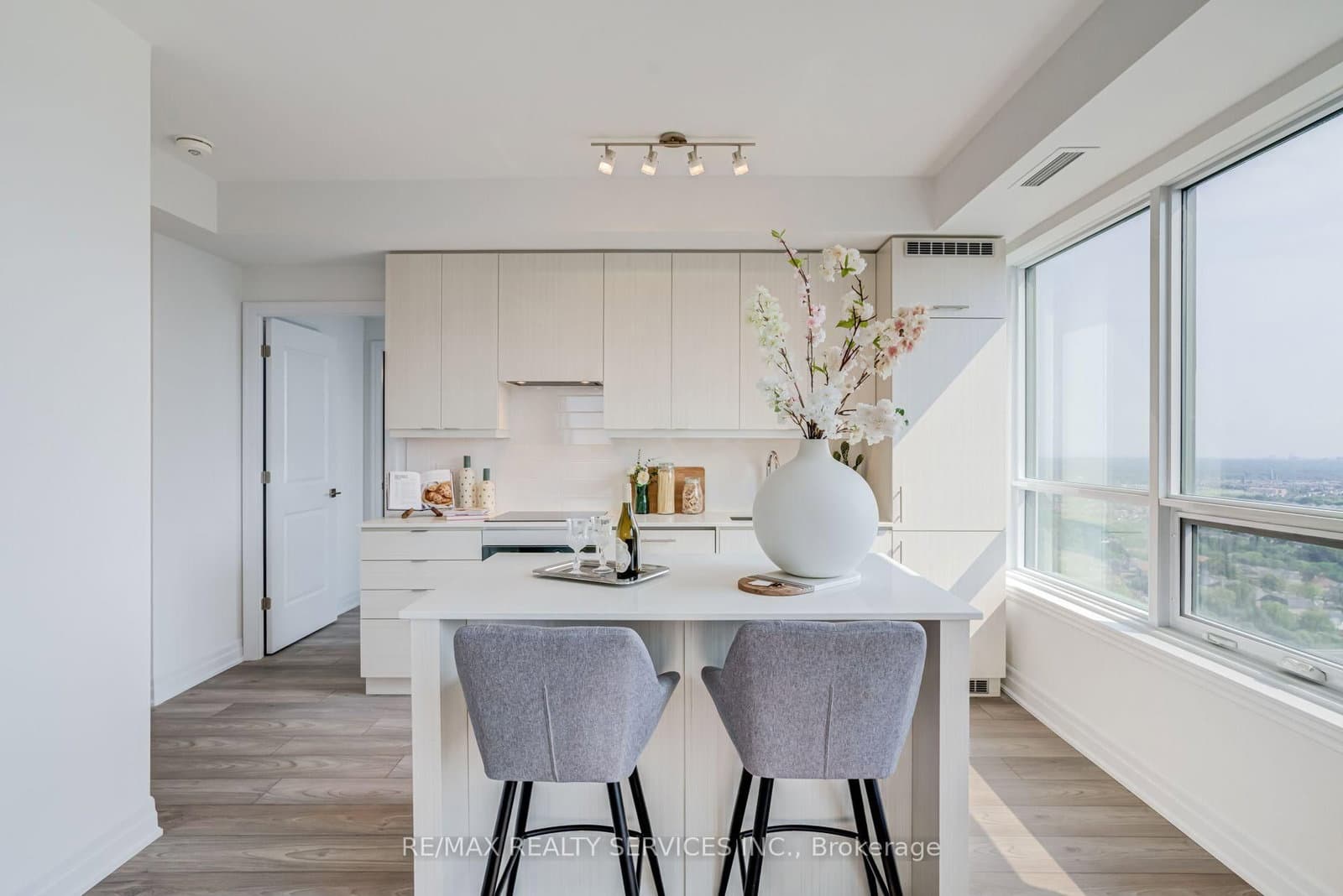 36 Elm Drive, Unit 2909 thumbnail 15