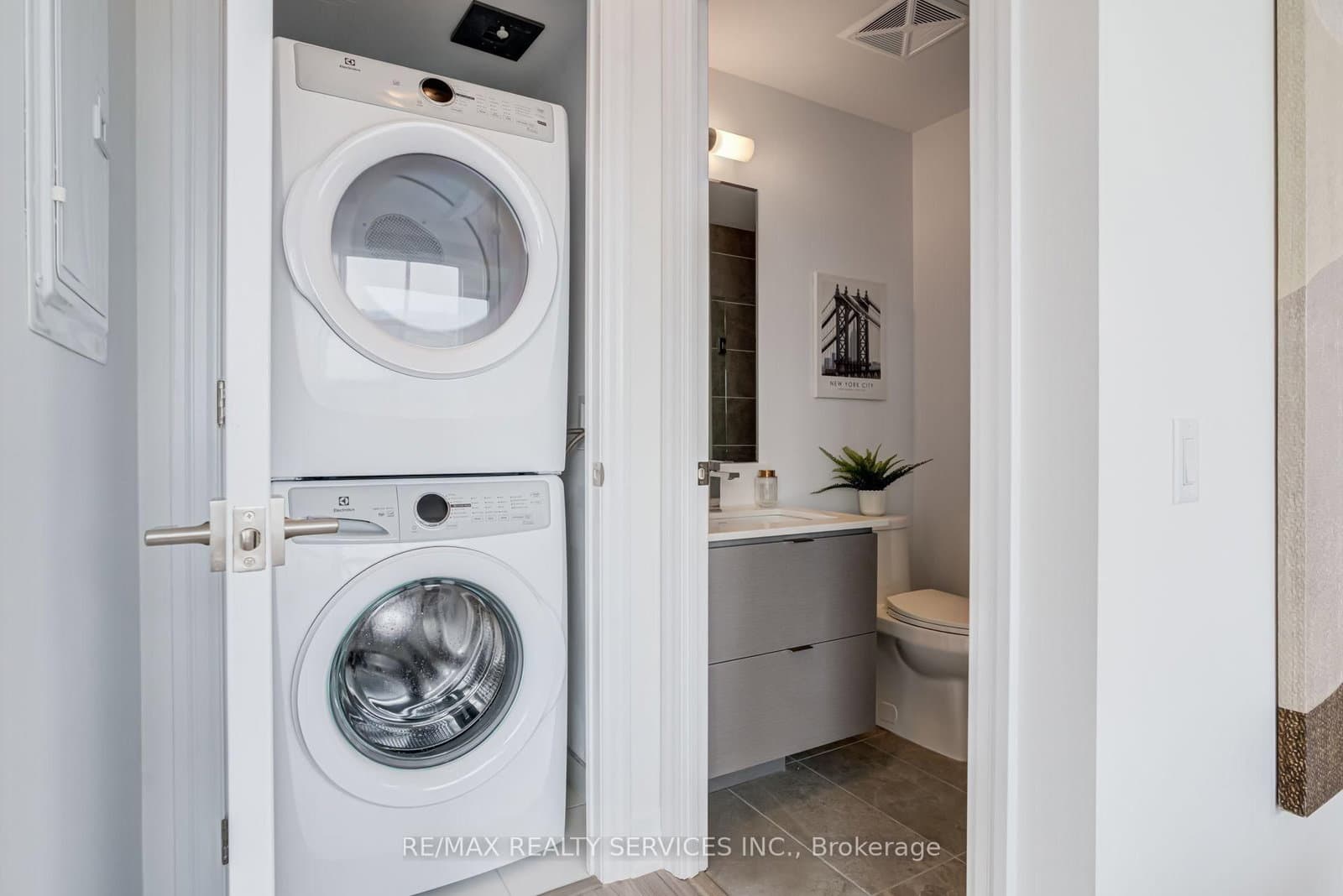 36 Elm Drive, Unit 2909 thumbnail 30
