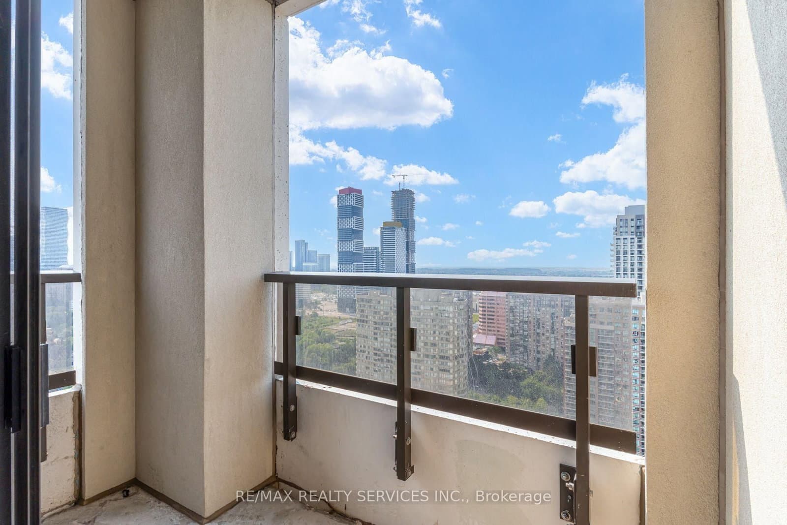 36 Elm Drive, Unit 2909 thumbnail 33