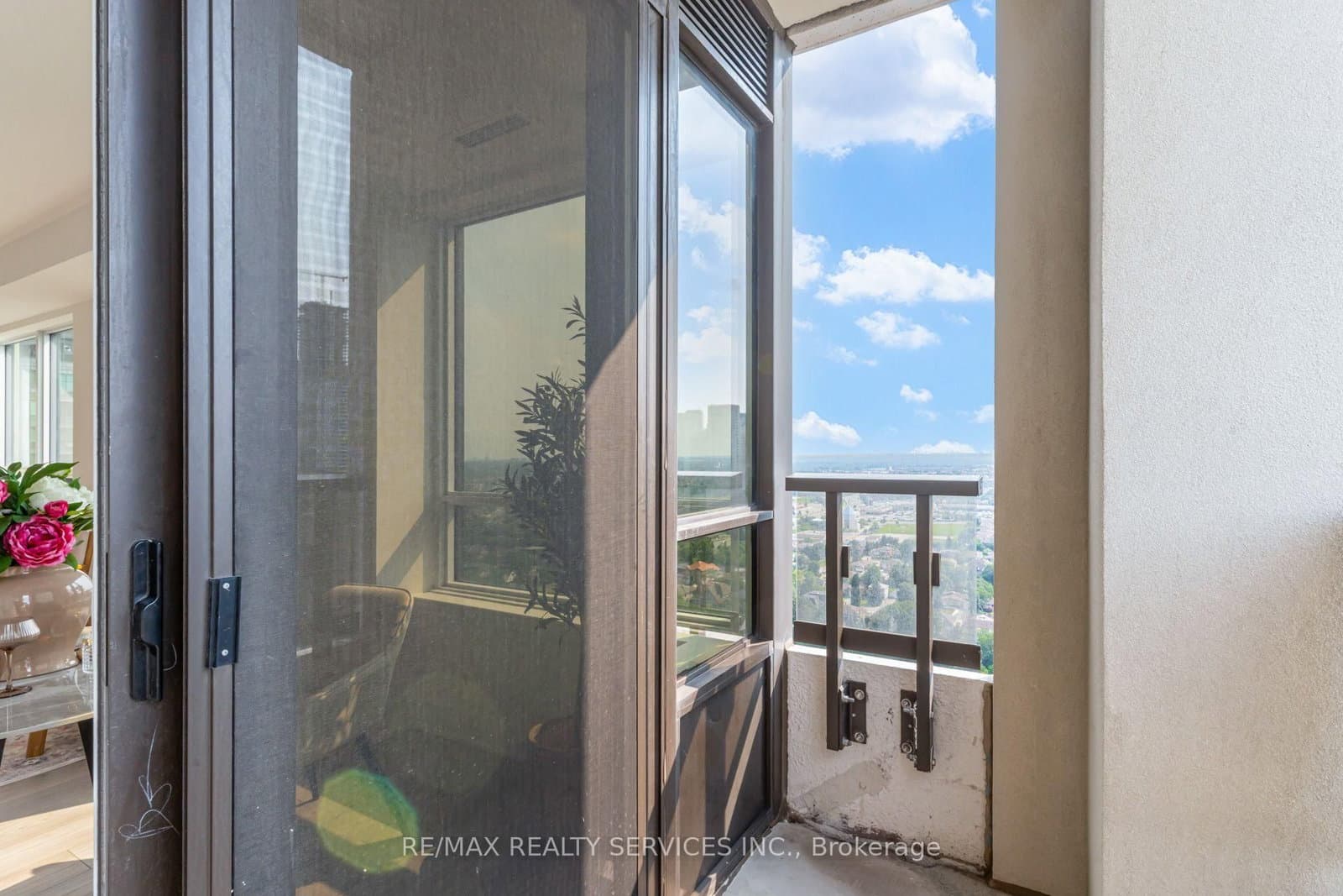 36 Elm Drive, Unit 2909 thumbnail 34