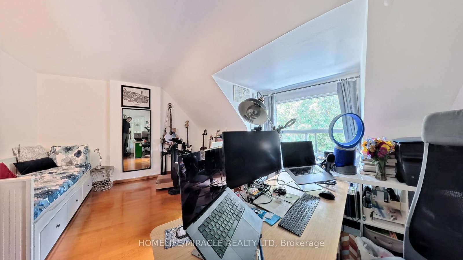 121 Medland Street thumbnail 20