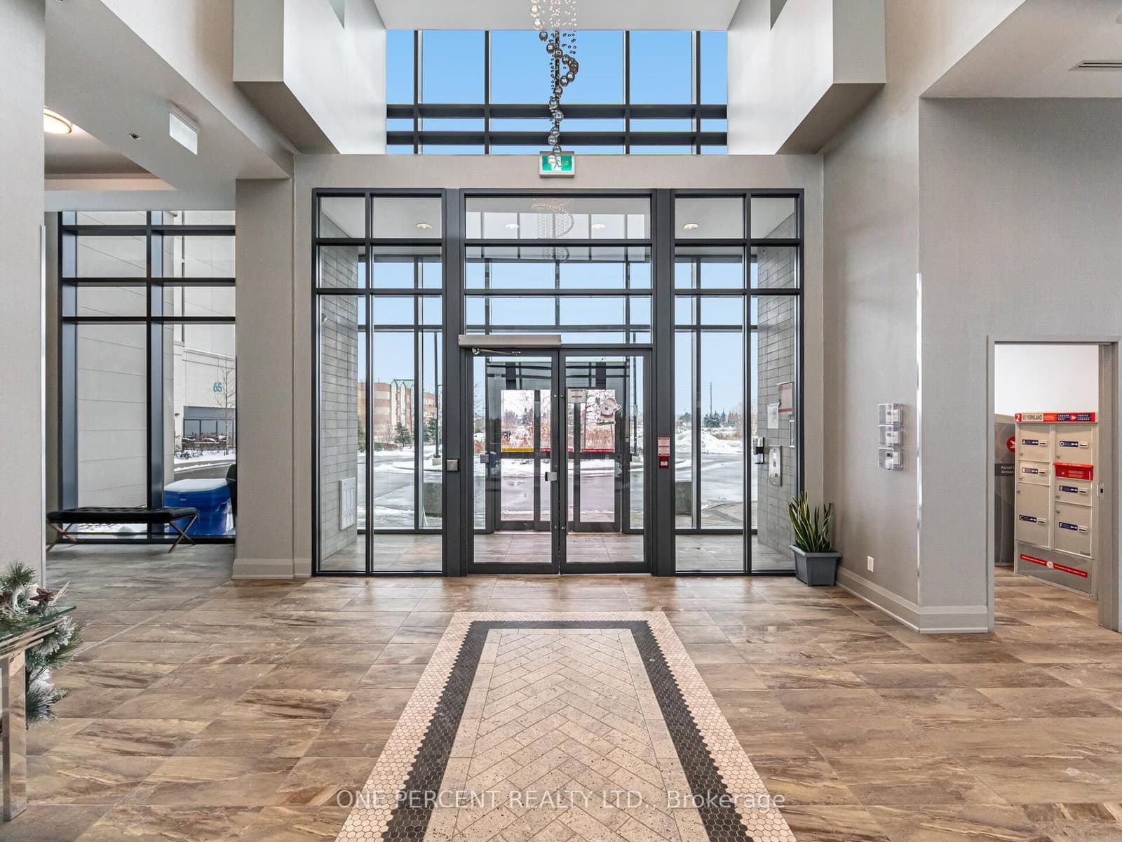 65 Yorkland Boulevard, Unit 811 thumbnail 3