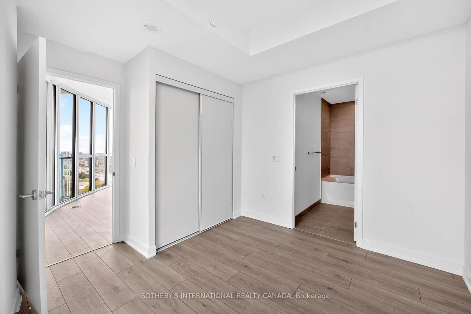 1 Fairview Road E, Unit 3203 thumbnail 4