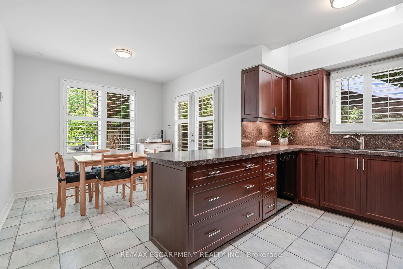 1154 Windrush Drive thumbnail 13