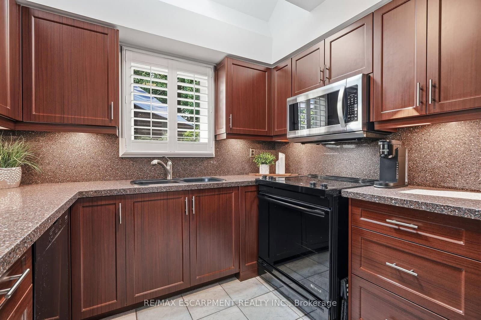 1154 Windrush Drive thumbnail 15