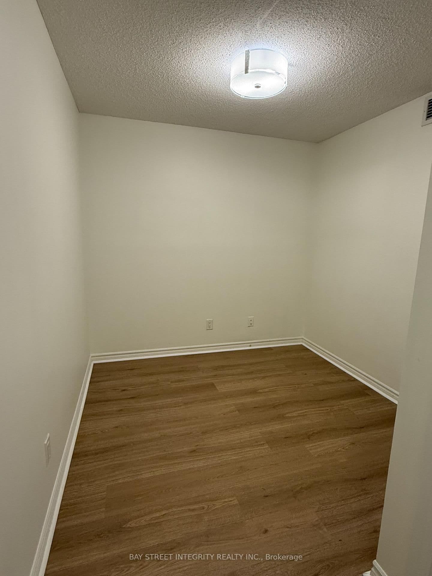 3888 Duke Of York Boulevard, Unit 2328 thumbnail 14