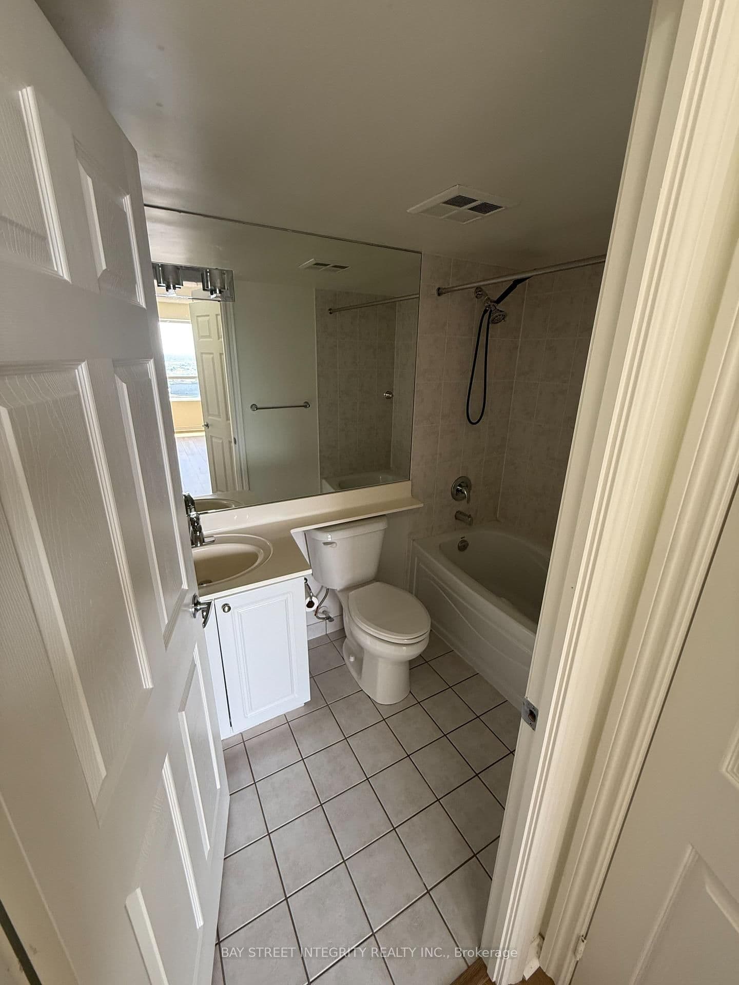 3888 Duke Of York Boulevard, Unit 2328 thumbnail 8