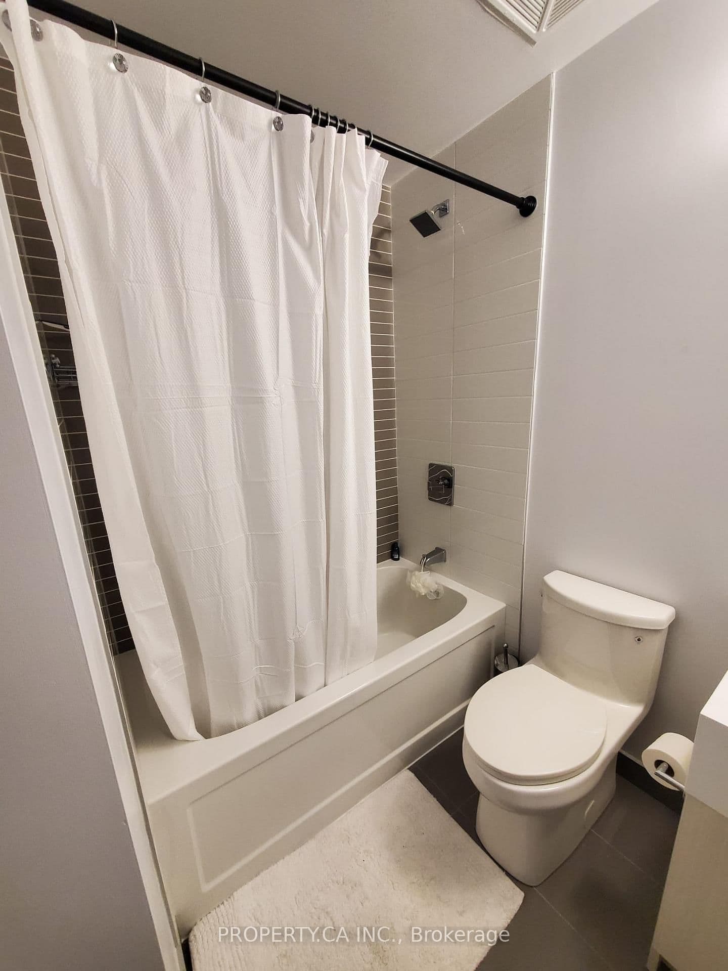 25 Neighbourhood Lane, Unit 104 thumbnail 13