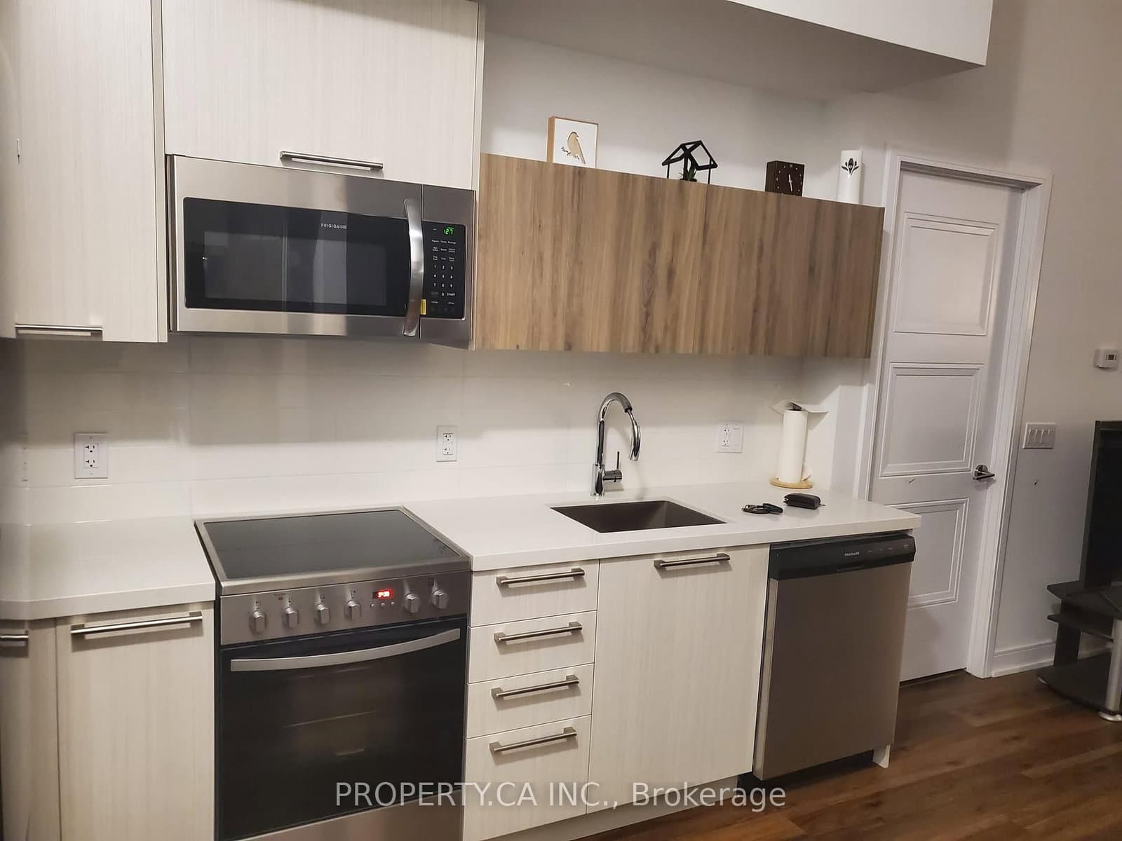 25 Neighbourhood Lane, Unit 104 thumbnail 2