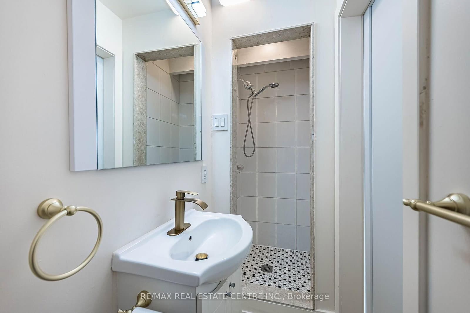 7053 Harwick Drive thumbnail 21